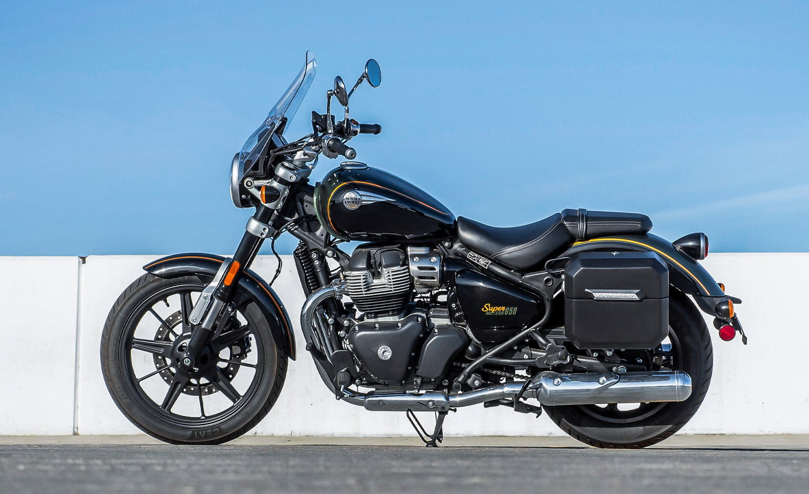 20L - Outlaw Quick-Mount Small Royal Enfield Super Meteor 650 Matte Hard Alforjas