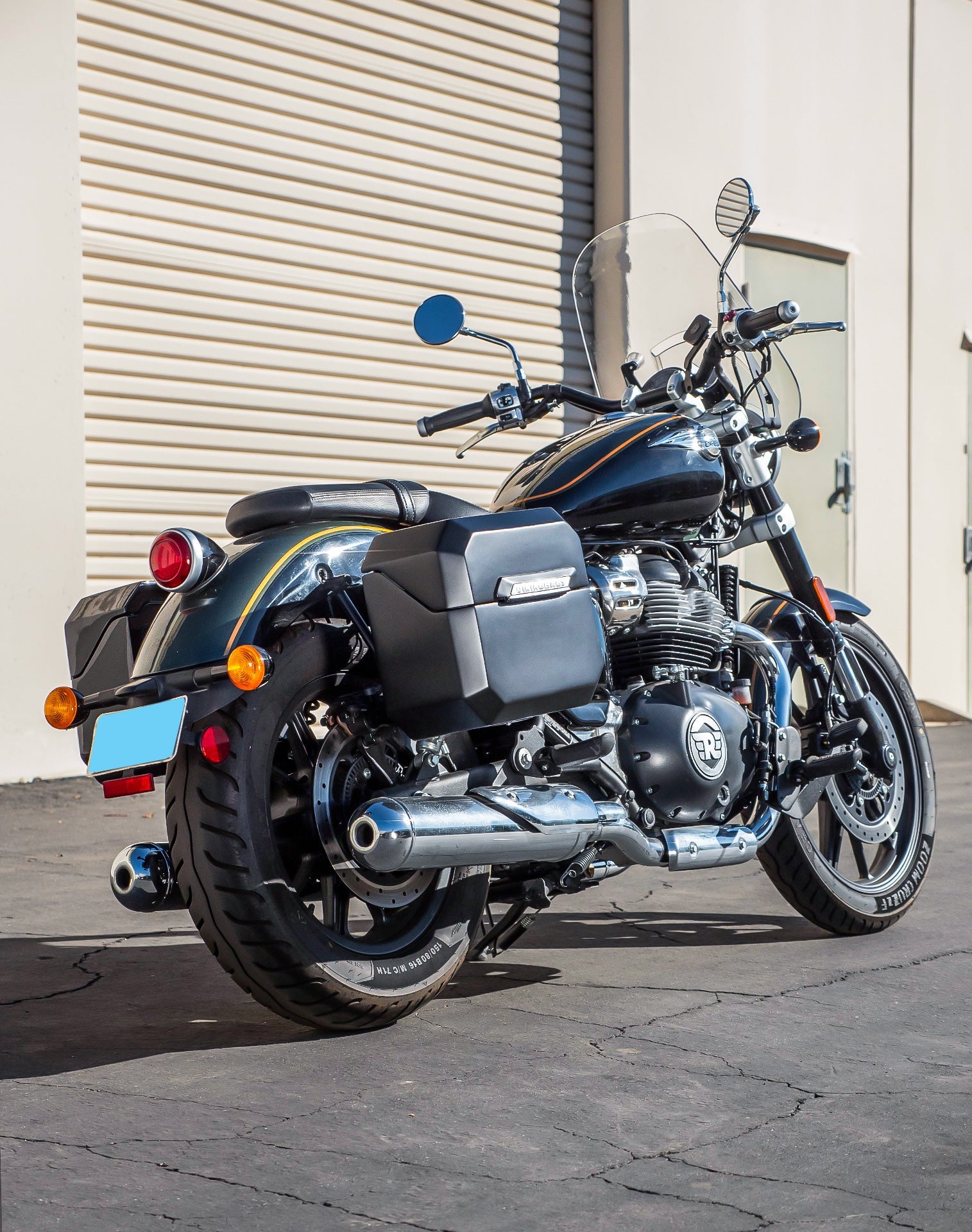 20L - Outlaw Quick-Mount Small Royal Enfield Super Meteor 650 Matte Hard Alforjas