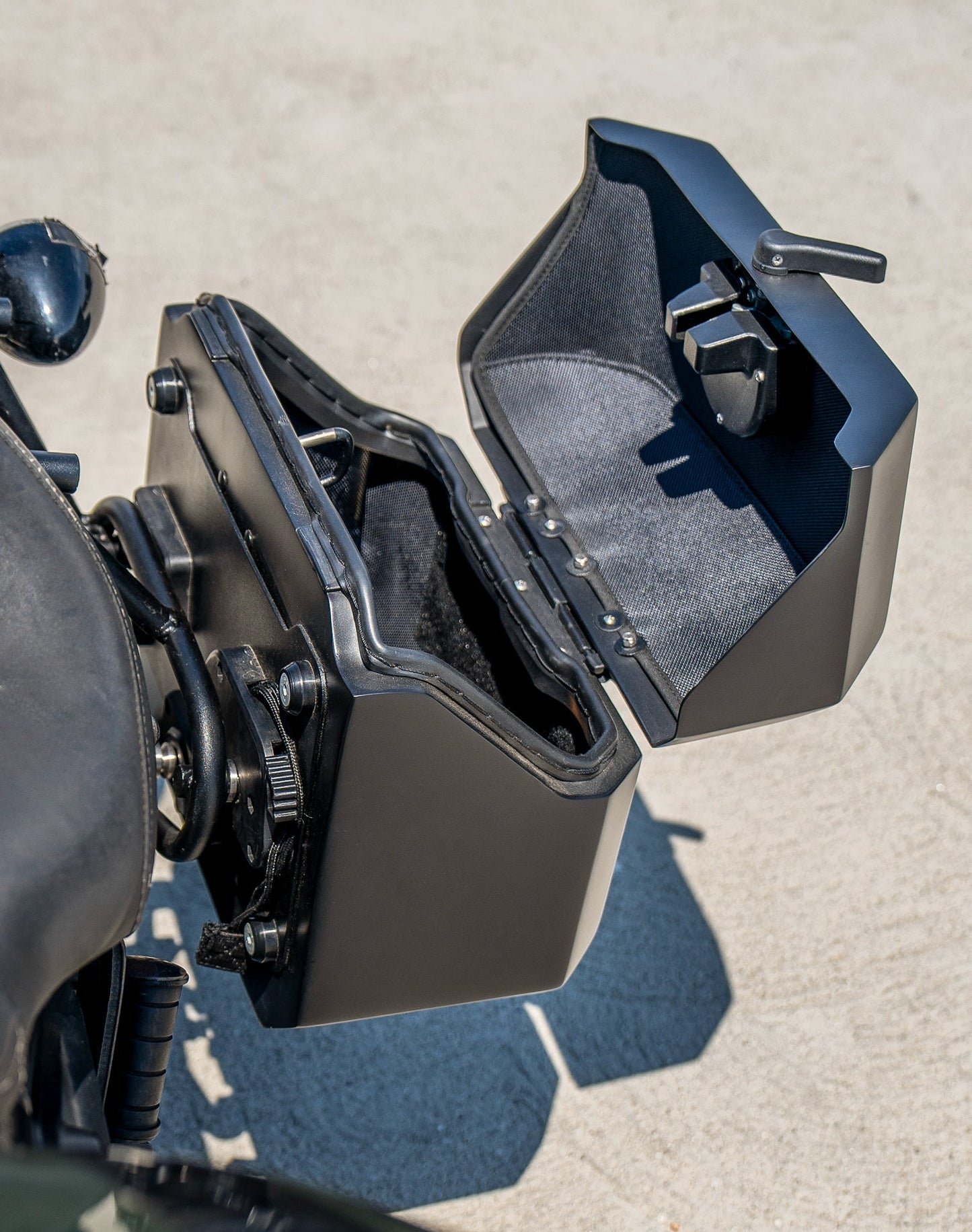 20L - Outlaw Quick-Mount Small Yamaha Bolt Specific Matte Hard Alforjas
