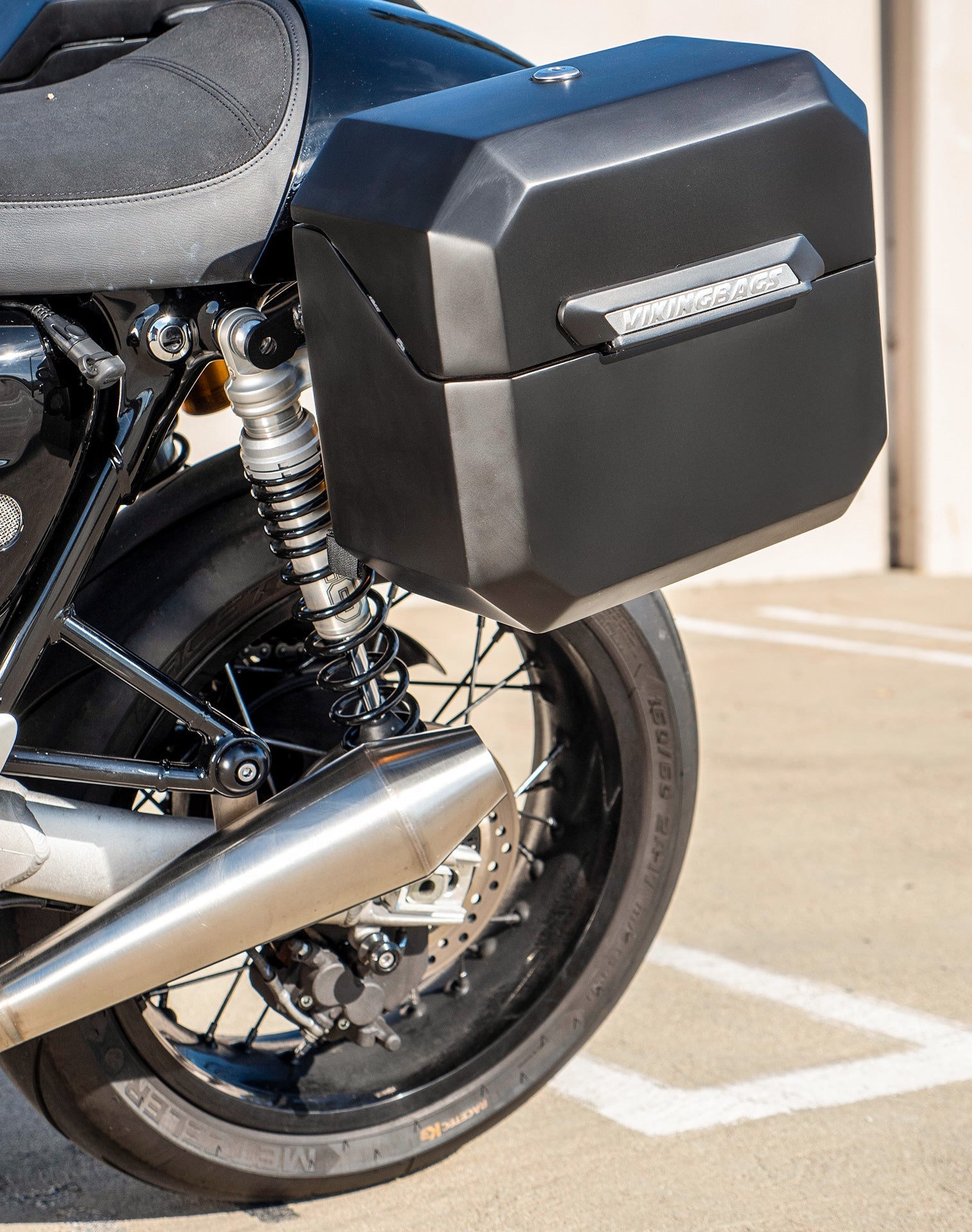 20L - Outlaw Quick-Mount Small Triumph Thruxton RS Matte Hard Alforjas