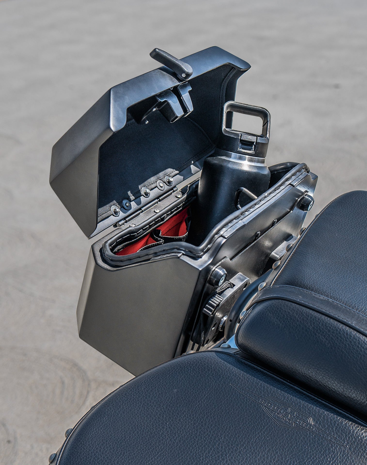20L - Outlaw Quick-Mount Small Suzuki Boulevard C50 VL800 Matte Hard Alforjas