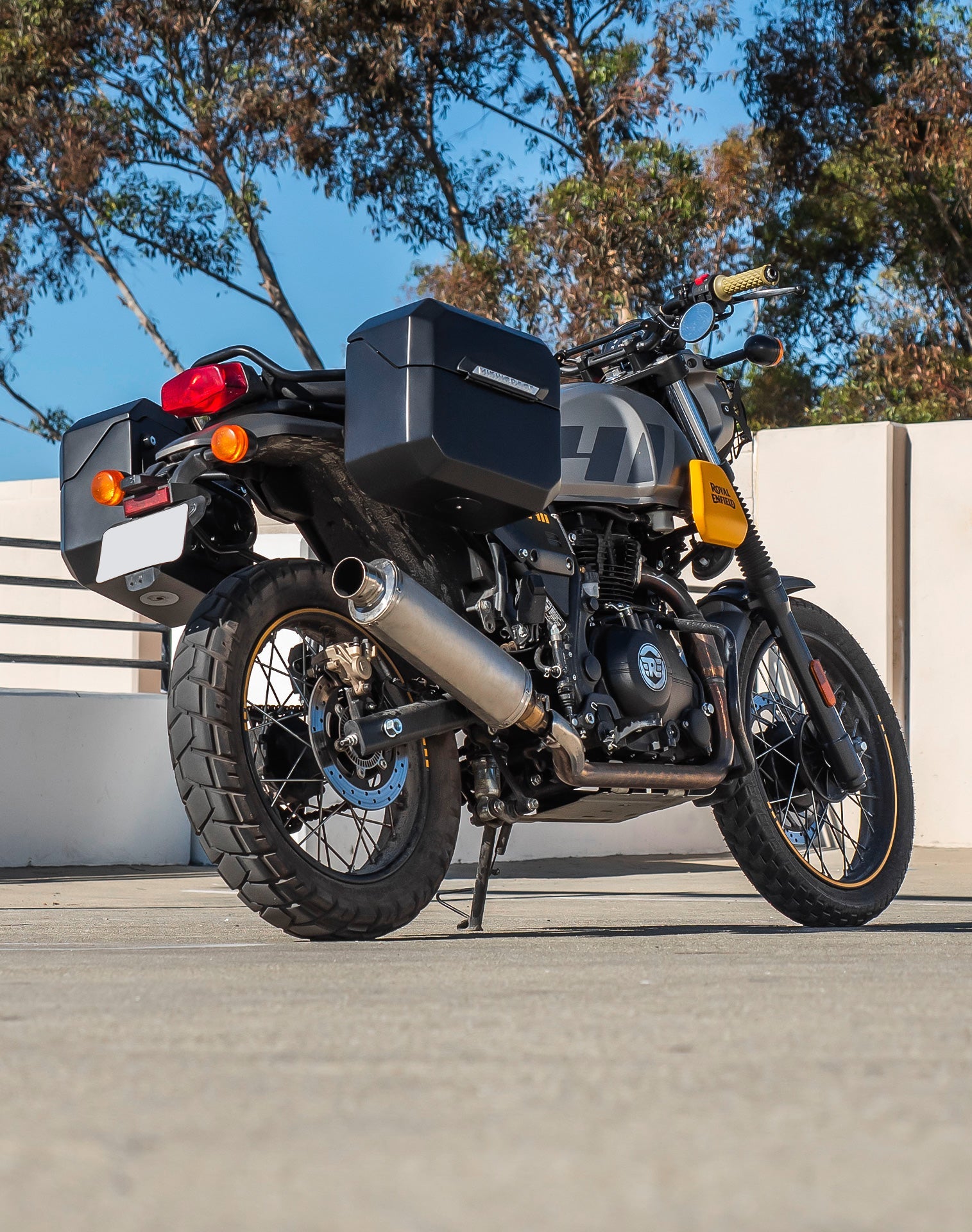 20L - Outlaw Quick-Mount Small Royal Enfield Scram 411 Matte Hard Alforjas
