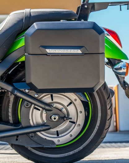 20L - Outlaw Quick-Mount Small Kawasaki Vulcan 900 Custom Matte Hard Alforjas