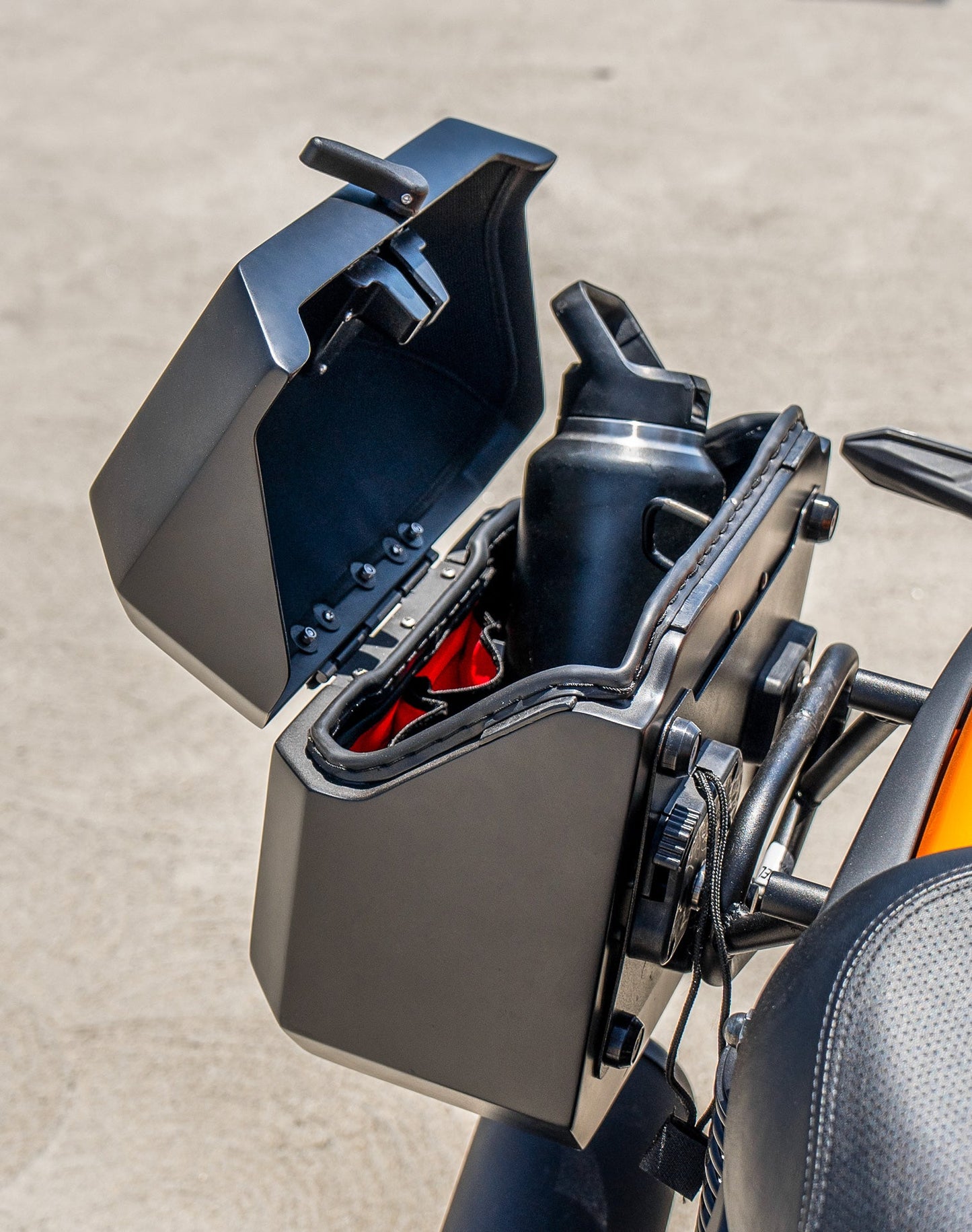 20L - Outlaw Quick-Mount Small Kawasaki Eliminator 450 Matte Hard Alforjas