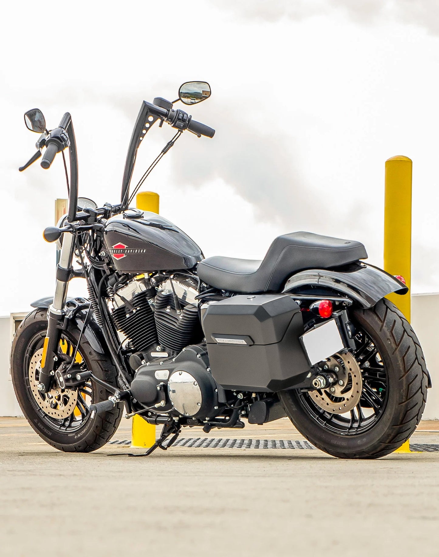 20L - Outlaw Quick-Mount Small Harley Sportster Forty Eight 48 XL1200X Matte Hard Alforjas