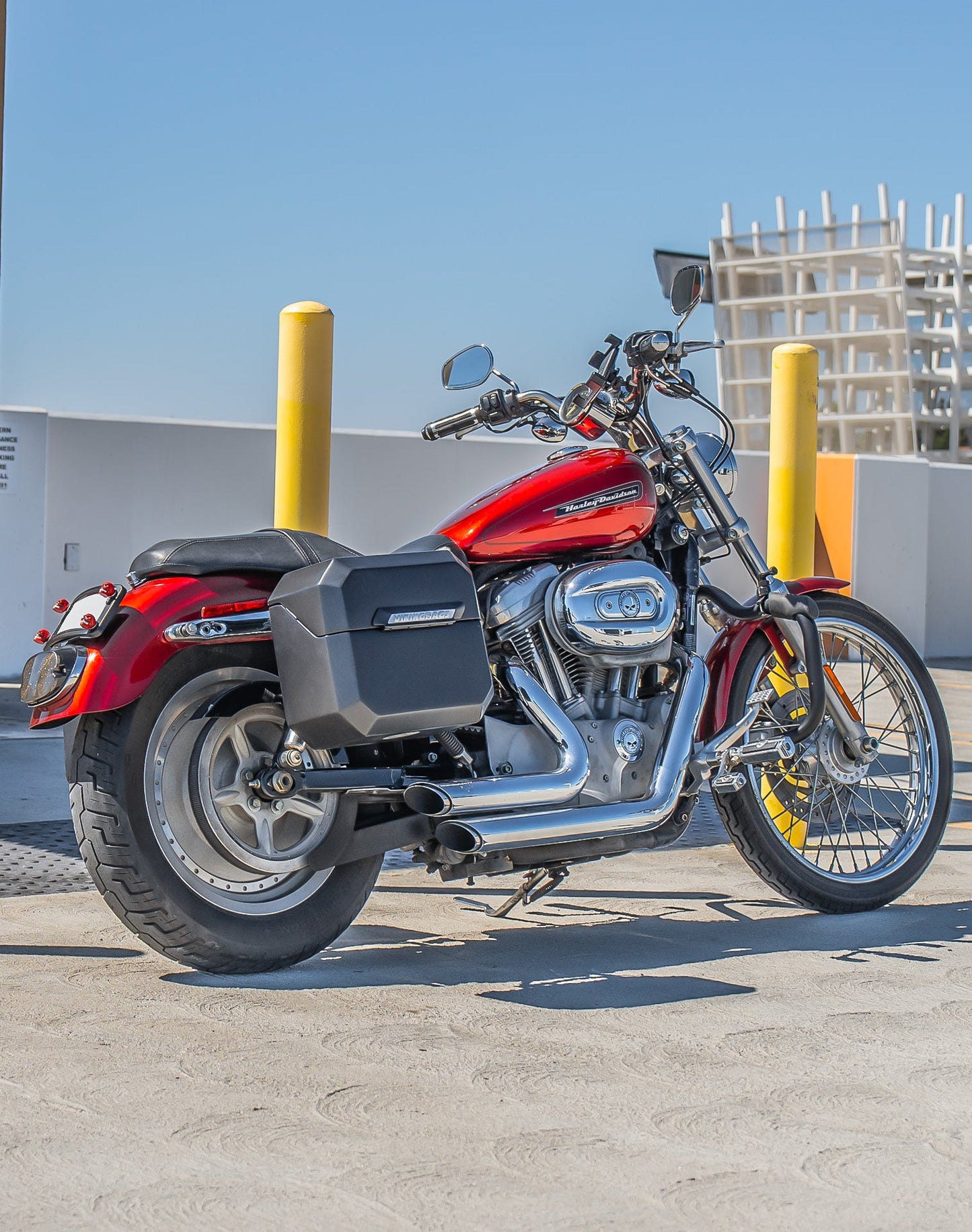 20L - Outlaw Quick-Mount Small Harley Sportster 883 Custom XL883C Matte Hard Alforjas