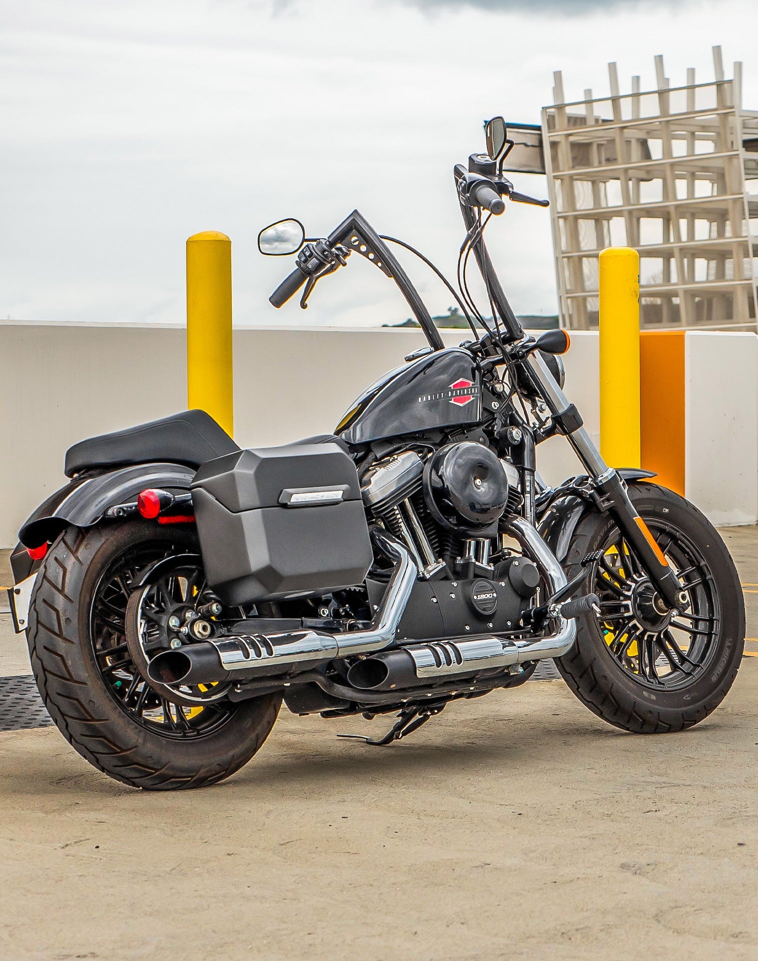 20L - Outlaw Quick-Mount Small Harley Sportster 1200 Custom XL1200C Matte Hard Alforjas
