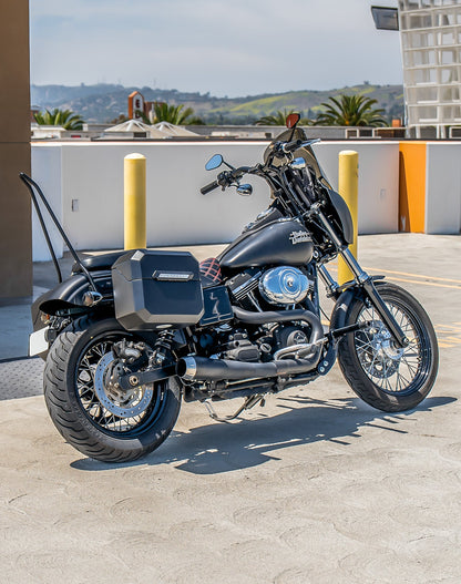 20L - Outlaw Quick-Mount Small Harley Dyna Street Bob FXDB Matte Hard Alforjas