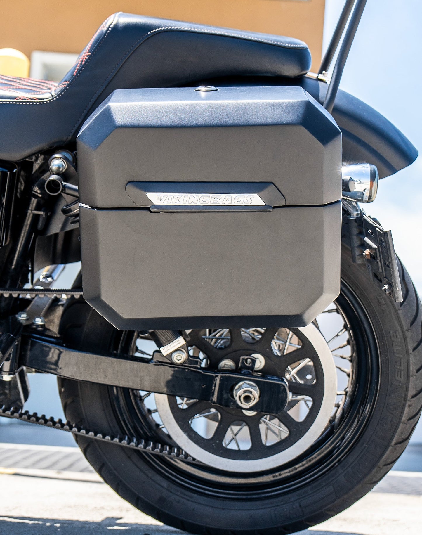 20L - Outlaw Quick-Mount Small Harley Dyna Street Bob FXDB Matte Hard Alforjas