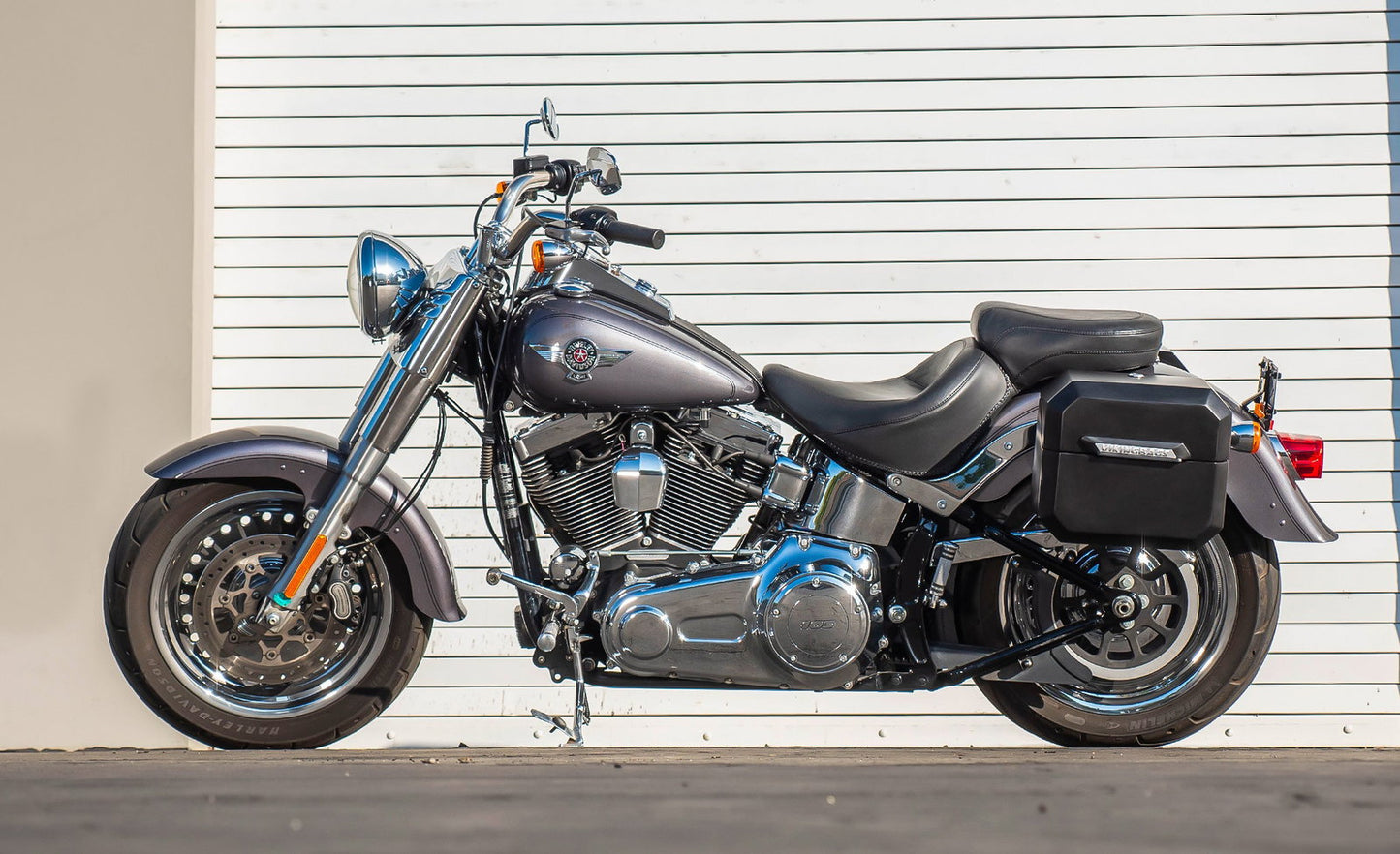 20L - Outlaw Quick-Mount Small Harley Softail Heritage Classic FLSTC/I Matte Hard Alforjas