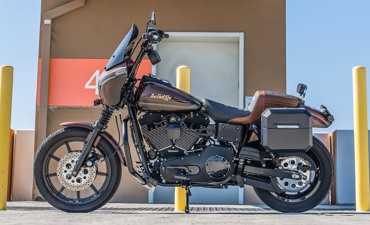 20L - Outlaw Quick-Mount Small Harley Dyna Super Glide Custom FXDC/I Matte Hard Alforjas