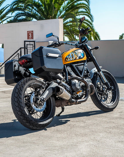 20L - Outlaw Quick-Mount Small Ducati Scrambler (2014-17) Matte Hard Alforjas