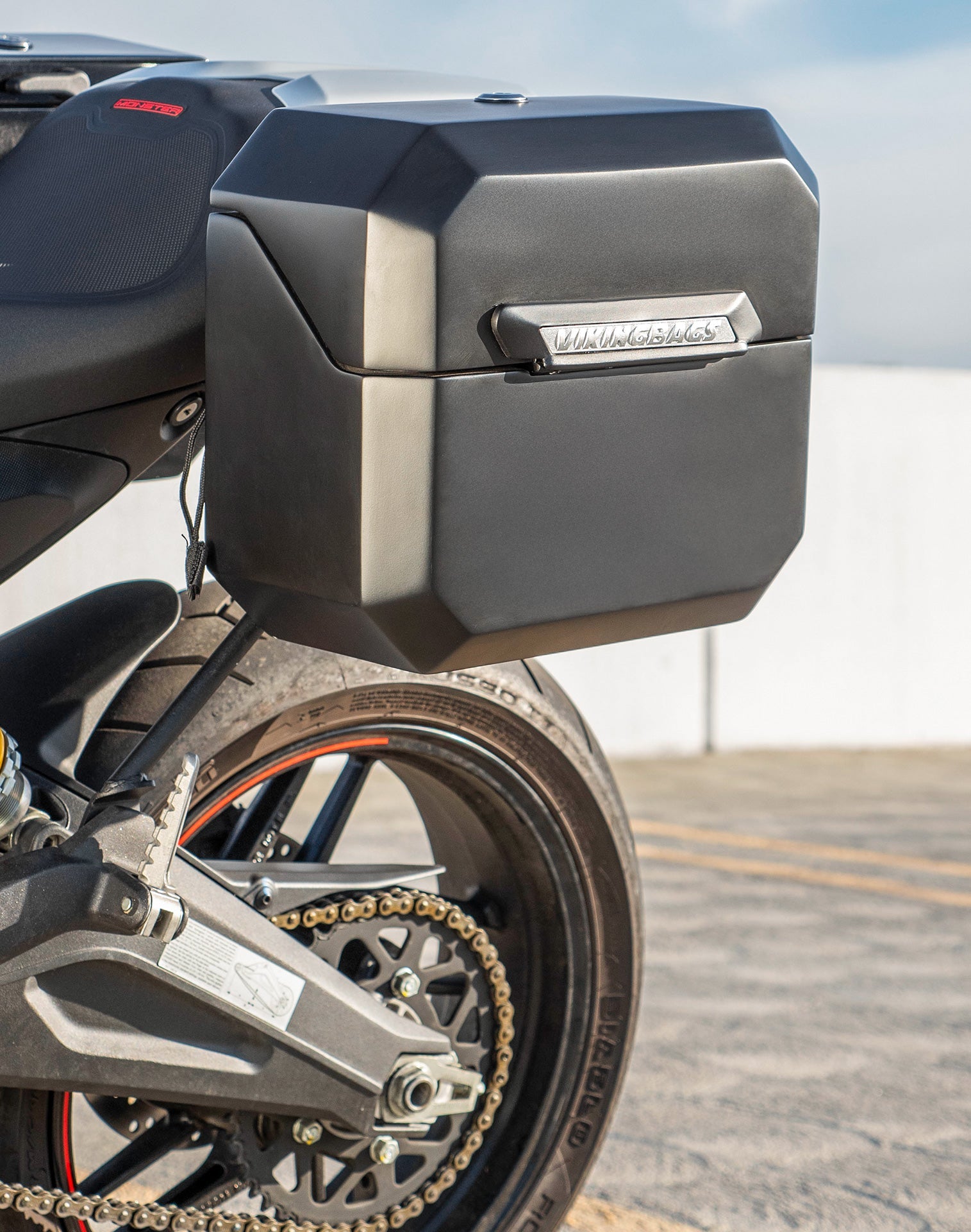 20L - Outlaw Quick-Mount Small Ducati Monster 797 Matte Hard Alforjas