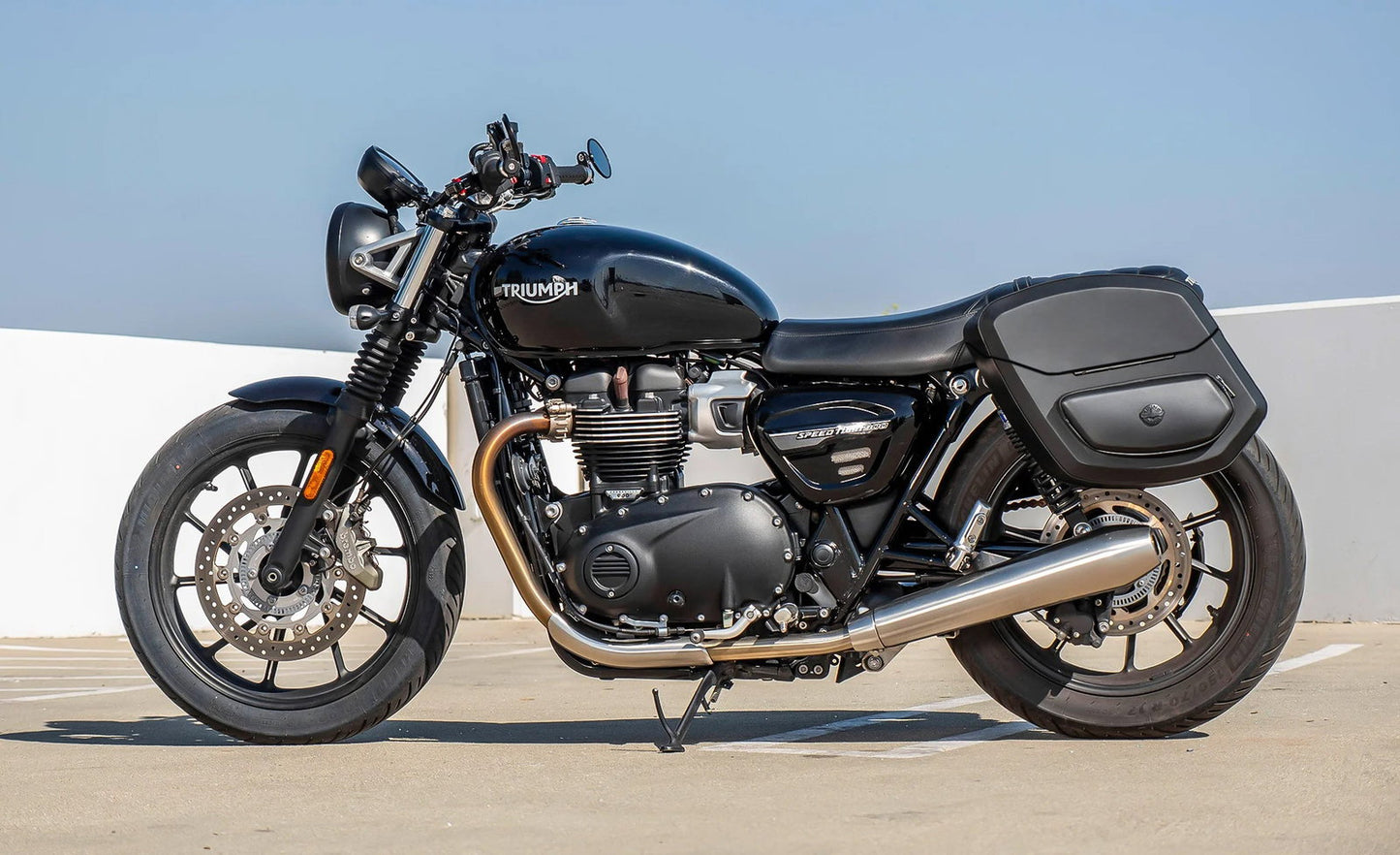 24L - Ironclad Quick-Mount Medium Triumph Speed Twin 900 Leather Wrapped Hard Alforjas
