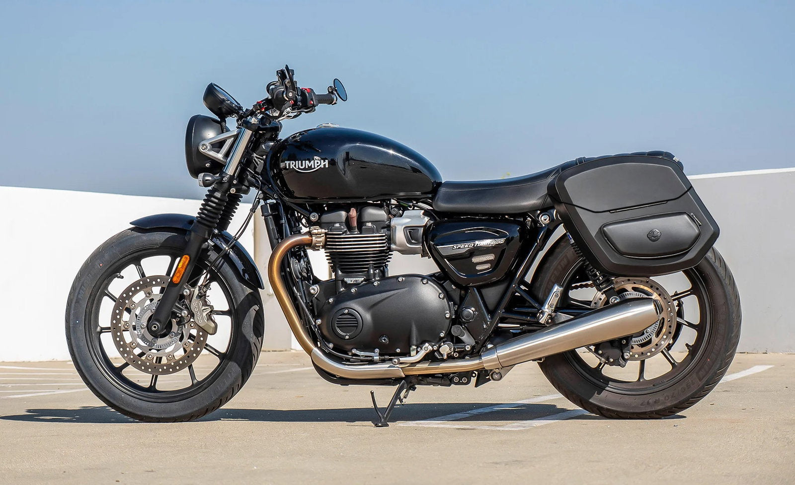 24L - Ironclad Quick-Mount Medium Triumph Speed Twin 900 Leather Wrapped Hard Alforjas