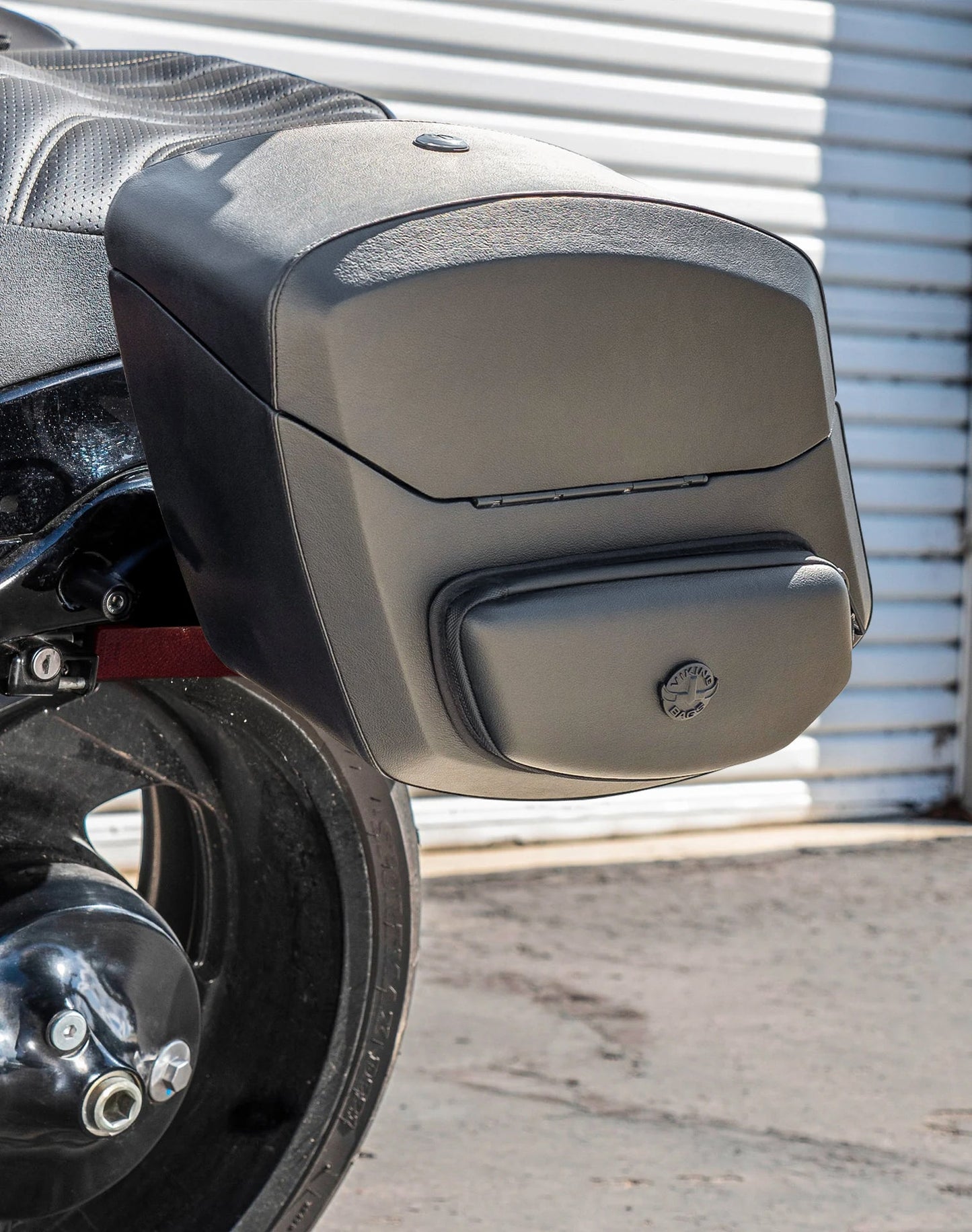 24L - Ironclad Quick-Mount Medium Suzuki Boulevard M109 VZR1800 Leather Wrapped Hard Alforjas