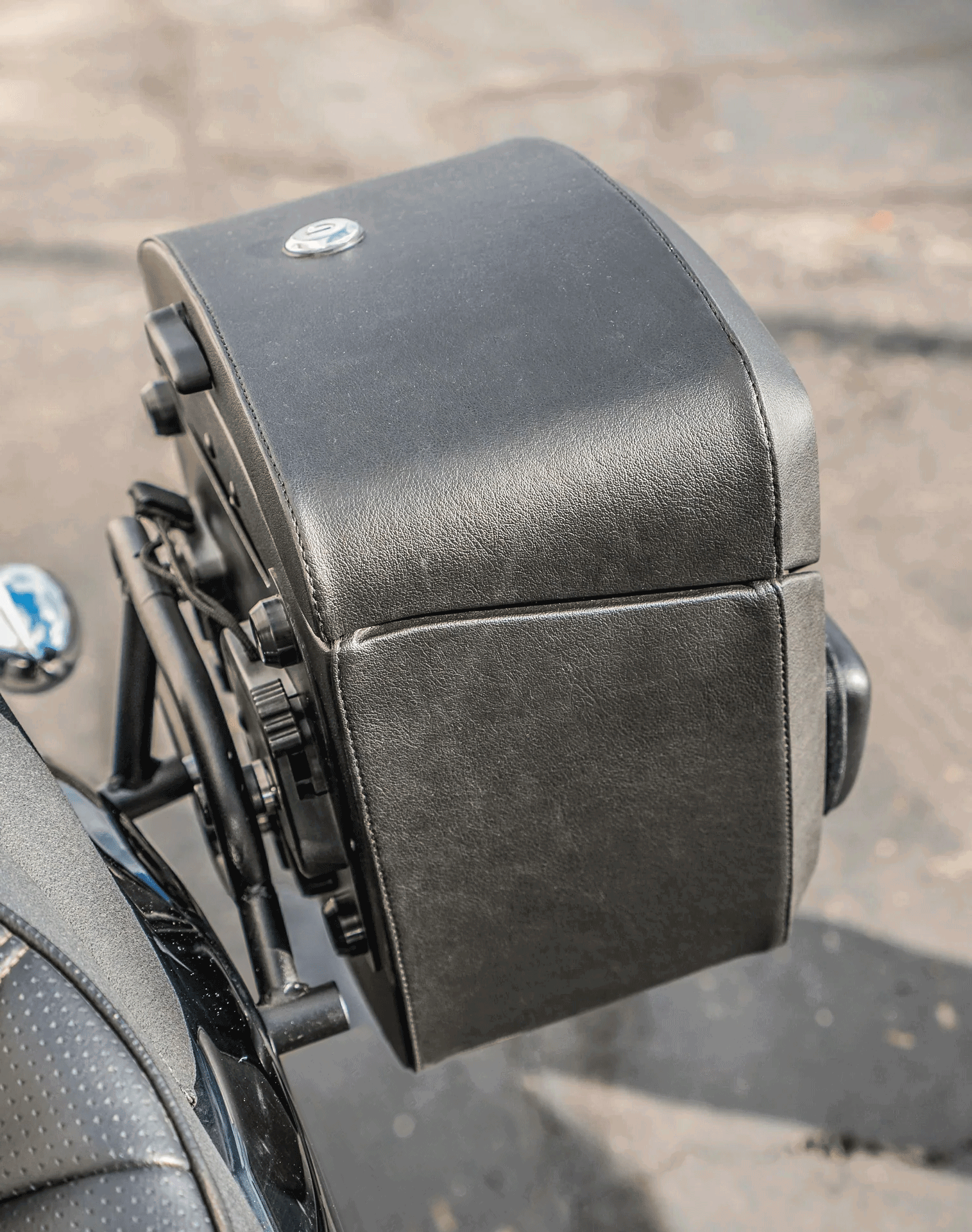 24L - Ironclad Quick-Mount Medium Suzuki Boulevard M109 VZR1800 Leather Wrapped Hard Alforjas