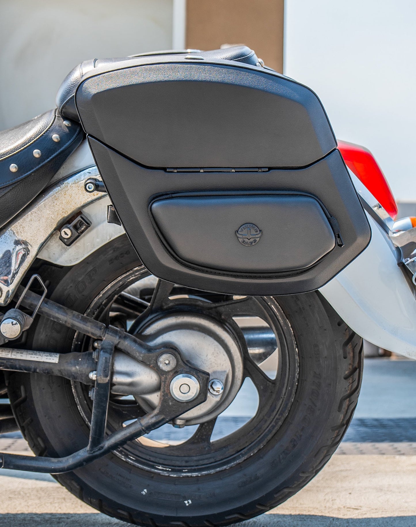 24L - Ironclad Quick-Mount Medium Suzuki Boulevard C50 VL800 Leather Wrapped Hard Alforjas