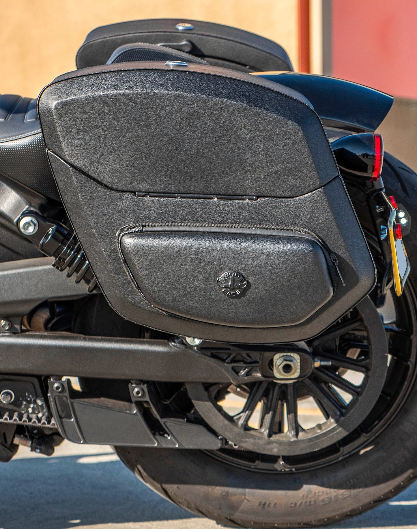 24L - Ironclad Quick-Mount Medium Indian Scout Bobber Leather Wrapped Hard Alforjas