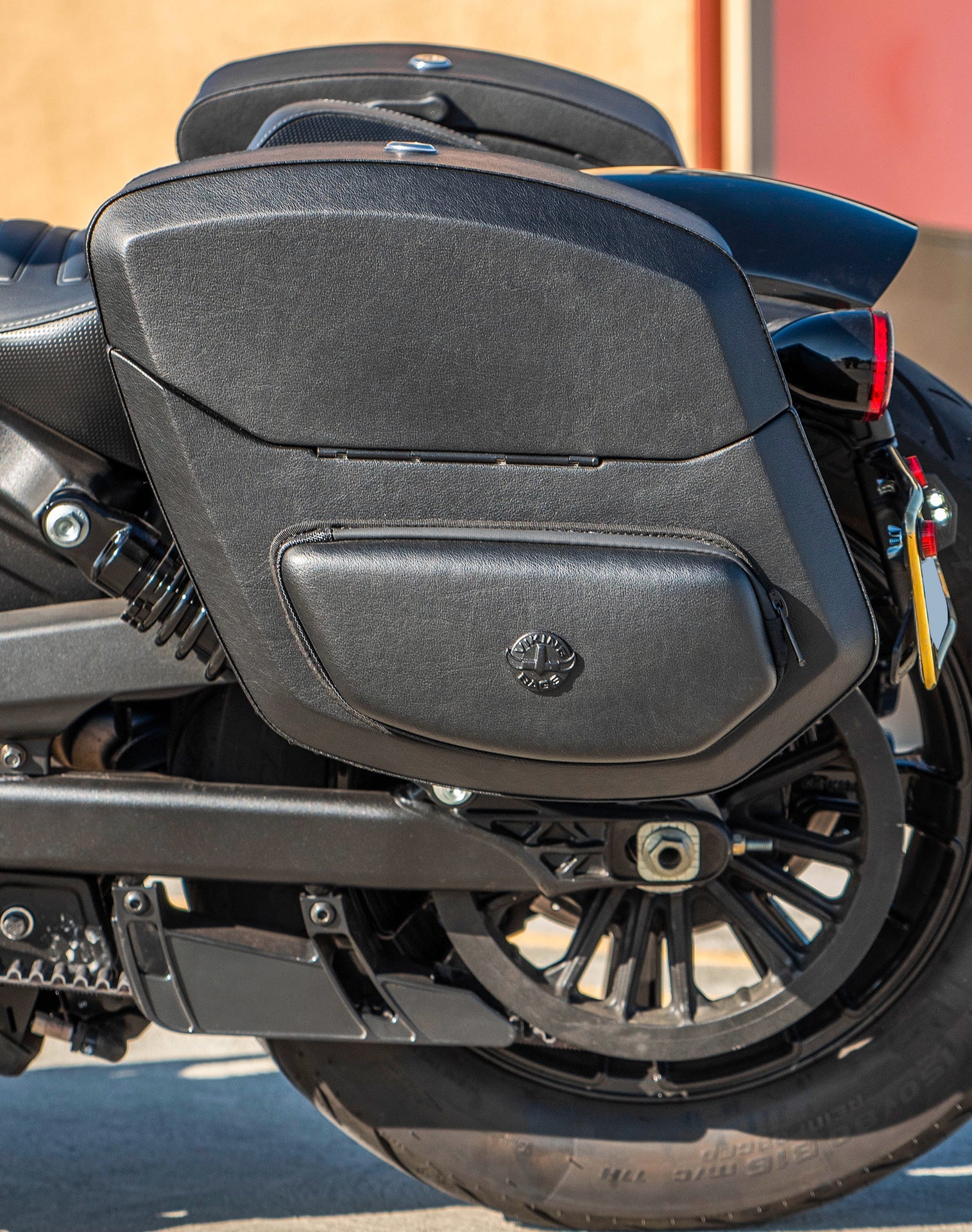 24L - Ironclad Quick-Mount Medium Indian Scout Bobber Leather Wrapped Hard Alforjas