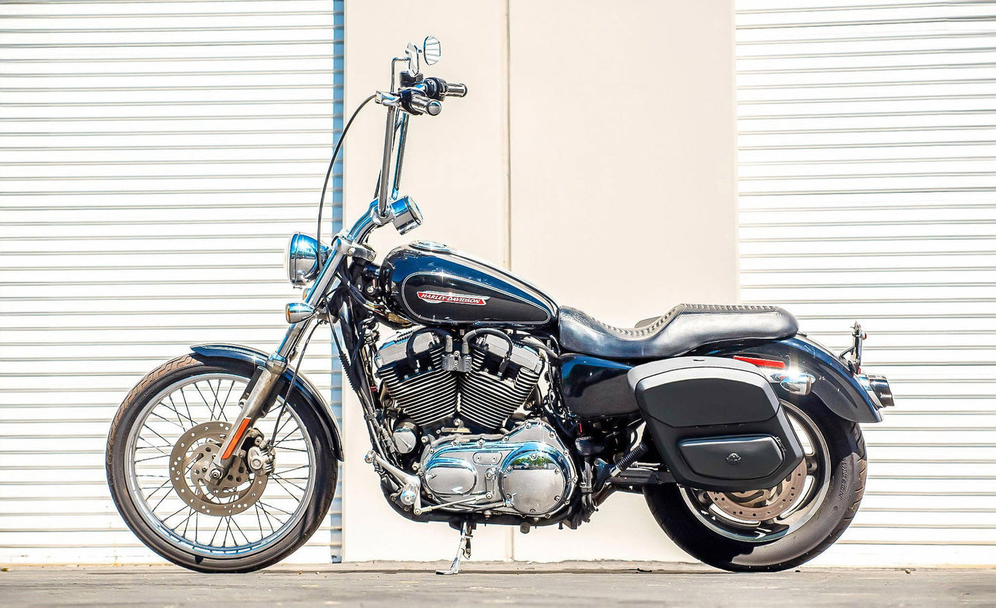 24L - Ironclad Quick-Mount Medium Harley Sportster 1200 Custom XL1200C Leather Wrapped Hard Alforjas