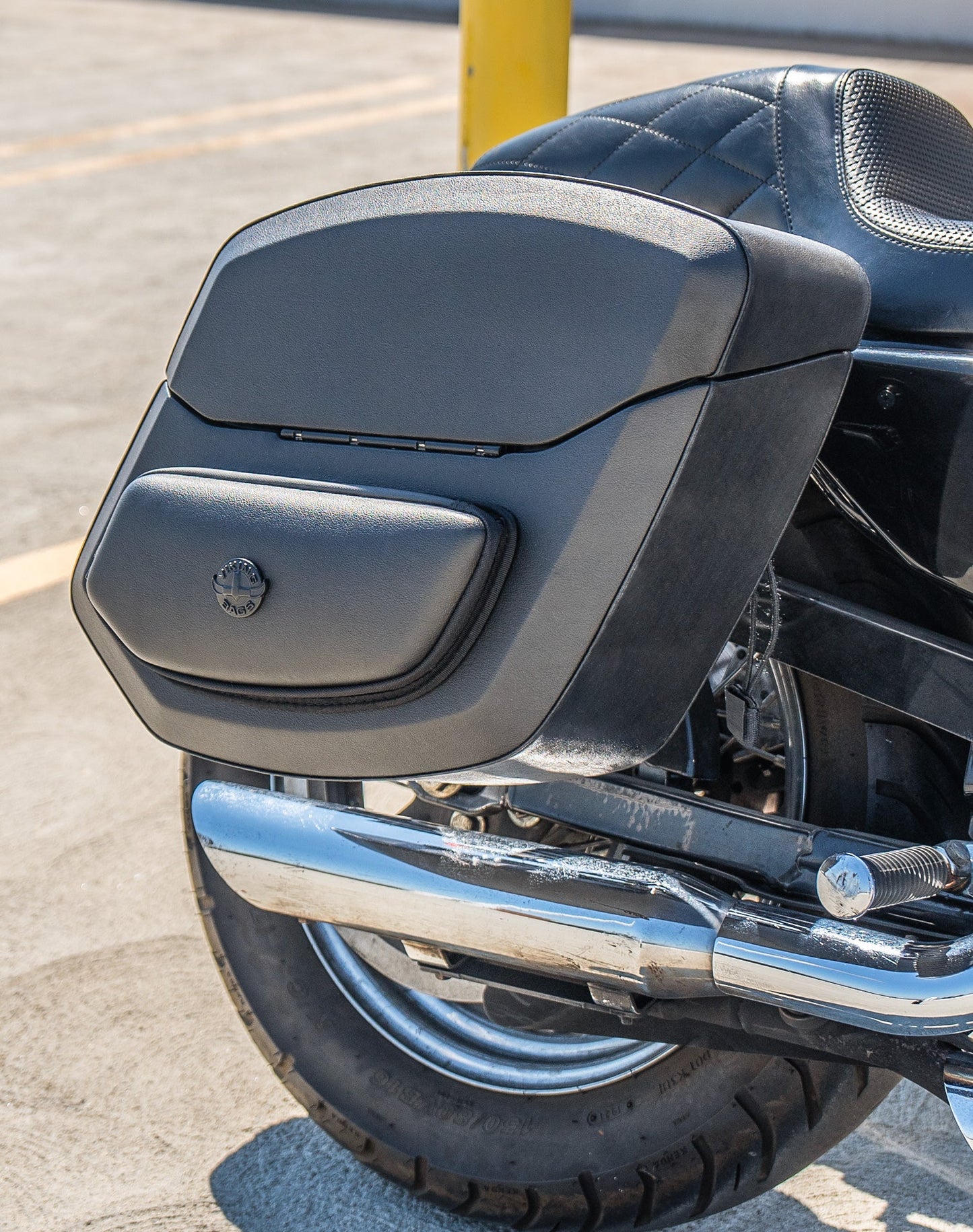24L - Ironclad Quick-Mount Medium Harley Sportster Seventy Two XL1200V Leather Wrapped Hard Alforjas