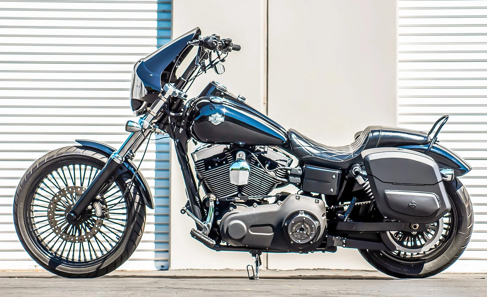 24L - Ironclad Quick-Mount Medium Harley Dyna Wide Glide FXDWG Leather Wrapped Hard Alforjas