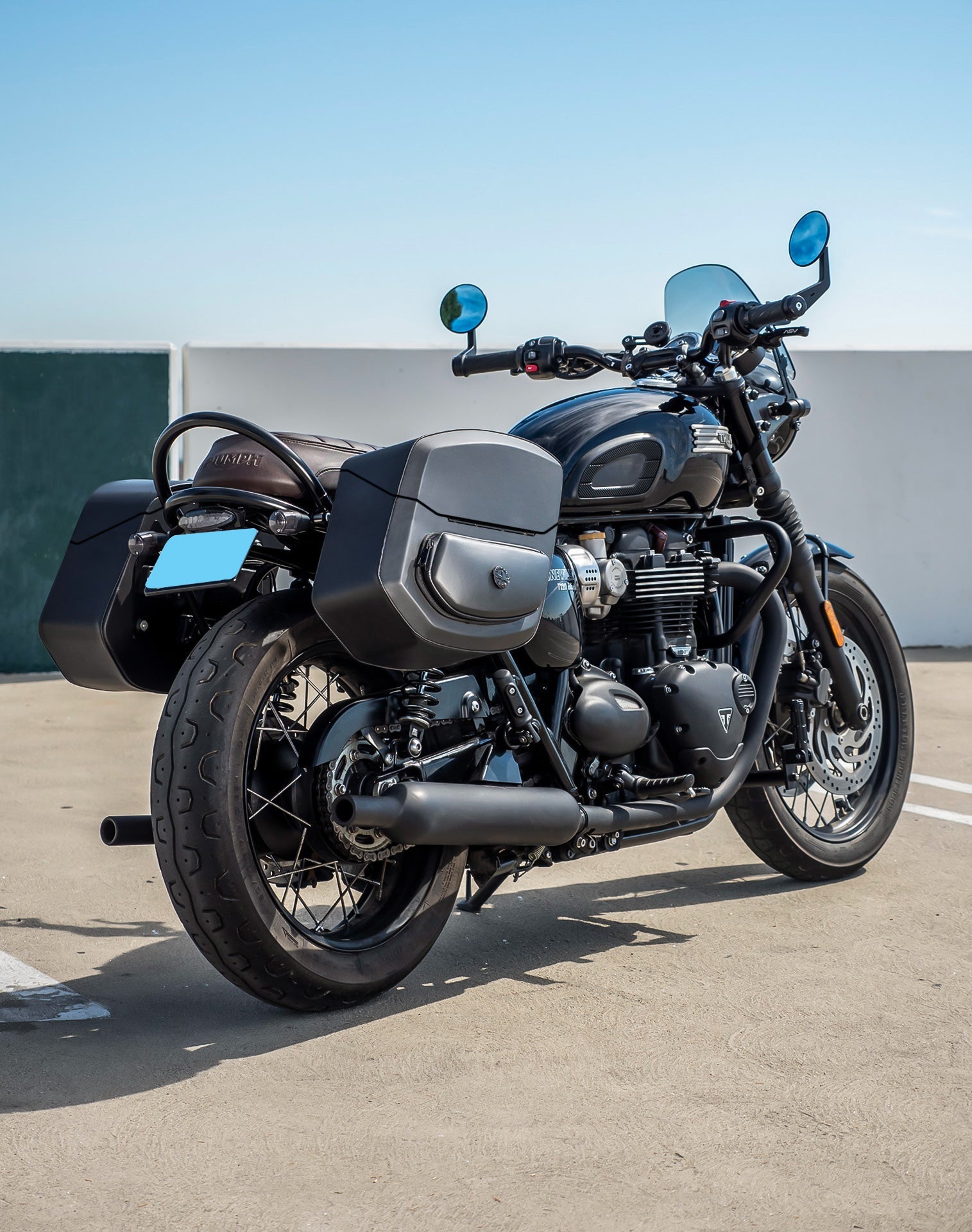 24L - Ironclad Quick-Mount Medium Triumph Bonneville T100 Leather Wrapped Hard Alforjas