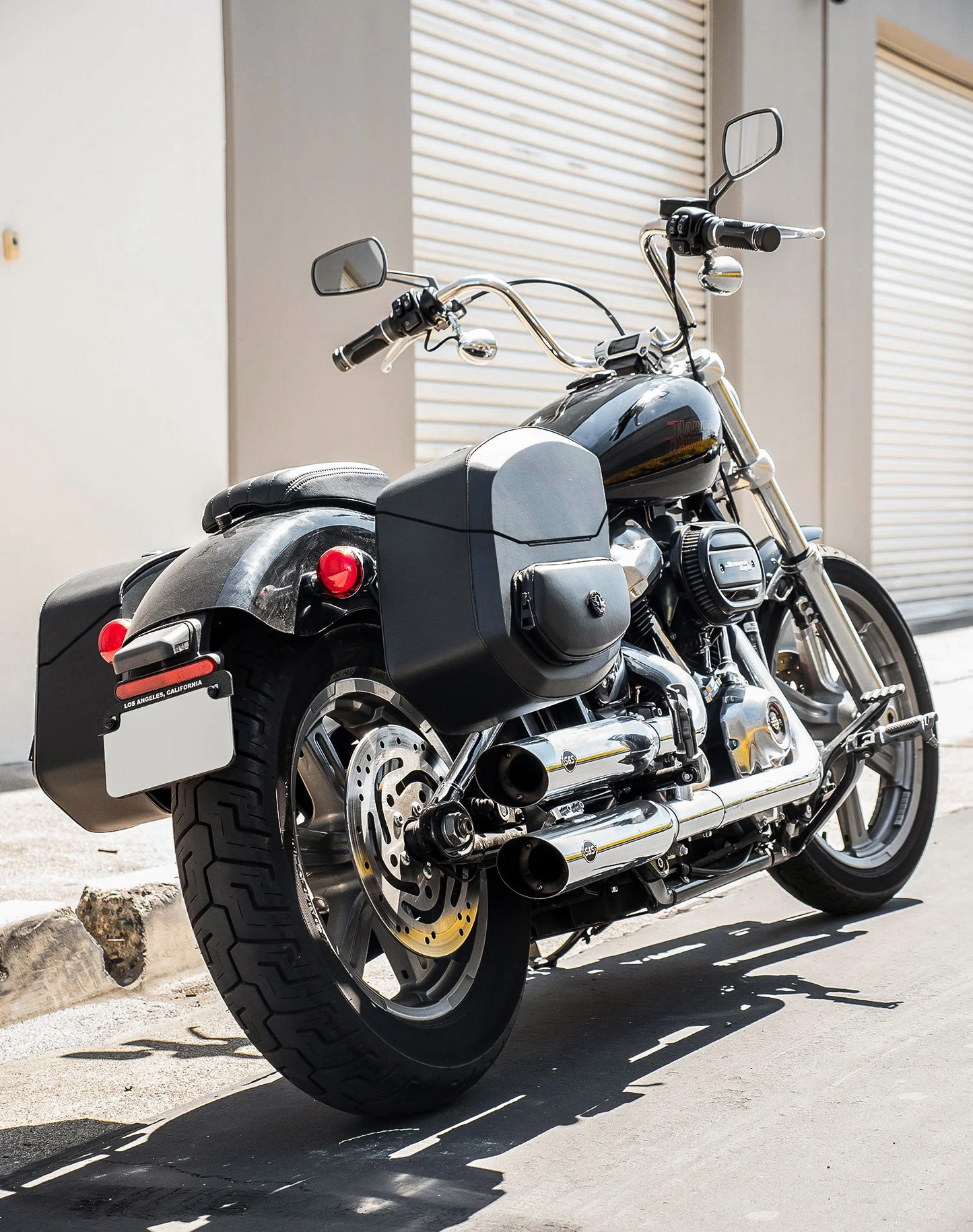 24L - Ironclad Quick-Mount Medium Harley Softail Standard FXST Leather Wrapped Hard Alforjas