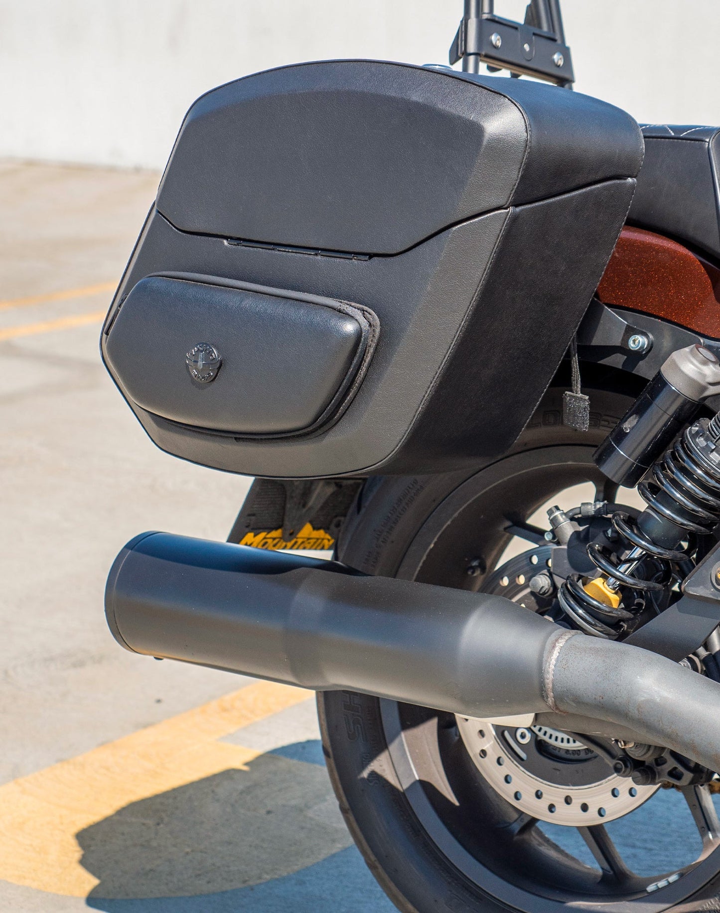 24L - Ironclad Quick-Mount Medium Honda Rebel 1100 Leather Wrapped Hard Alforjas