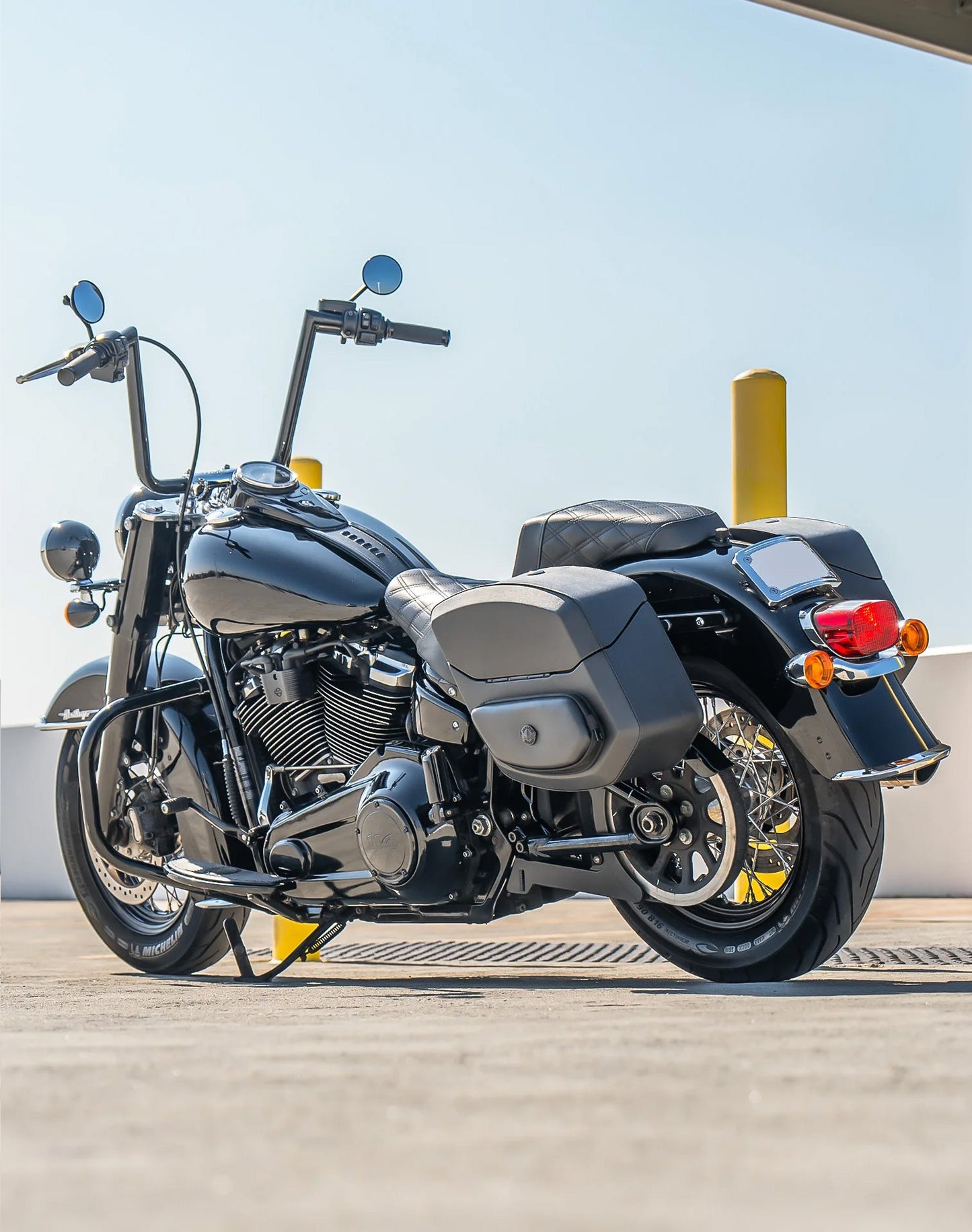 24L - Ironclad Quick-Mount Medium Harley Softail Heritage FLHC/S Leather Wrapped Hard Alforjas