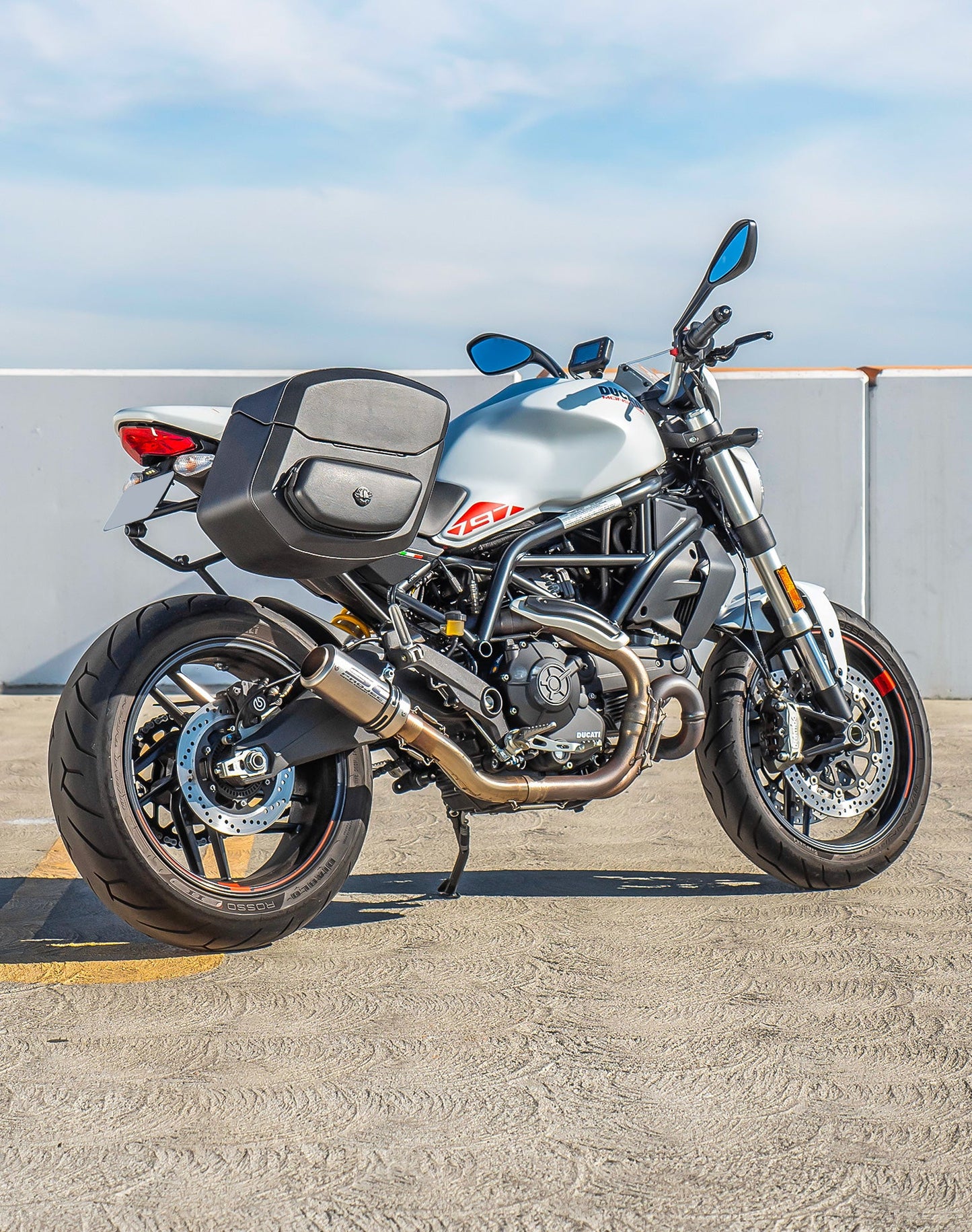 24L - Ironclad Quick-Mount Medium Ducati Monster 797 Leather Wrapped Hard Alforjas