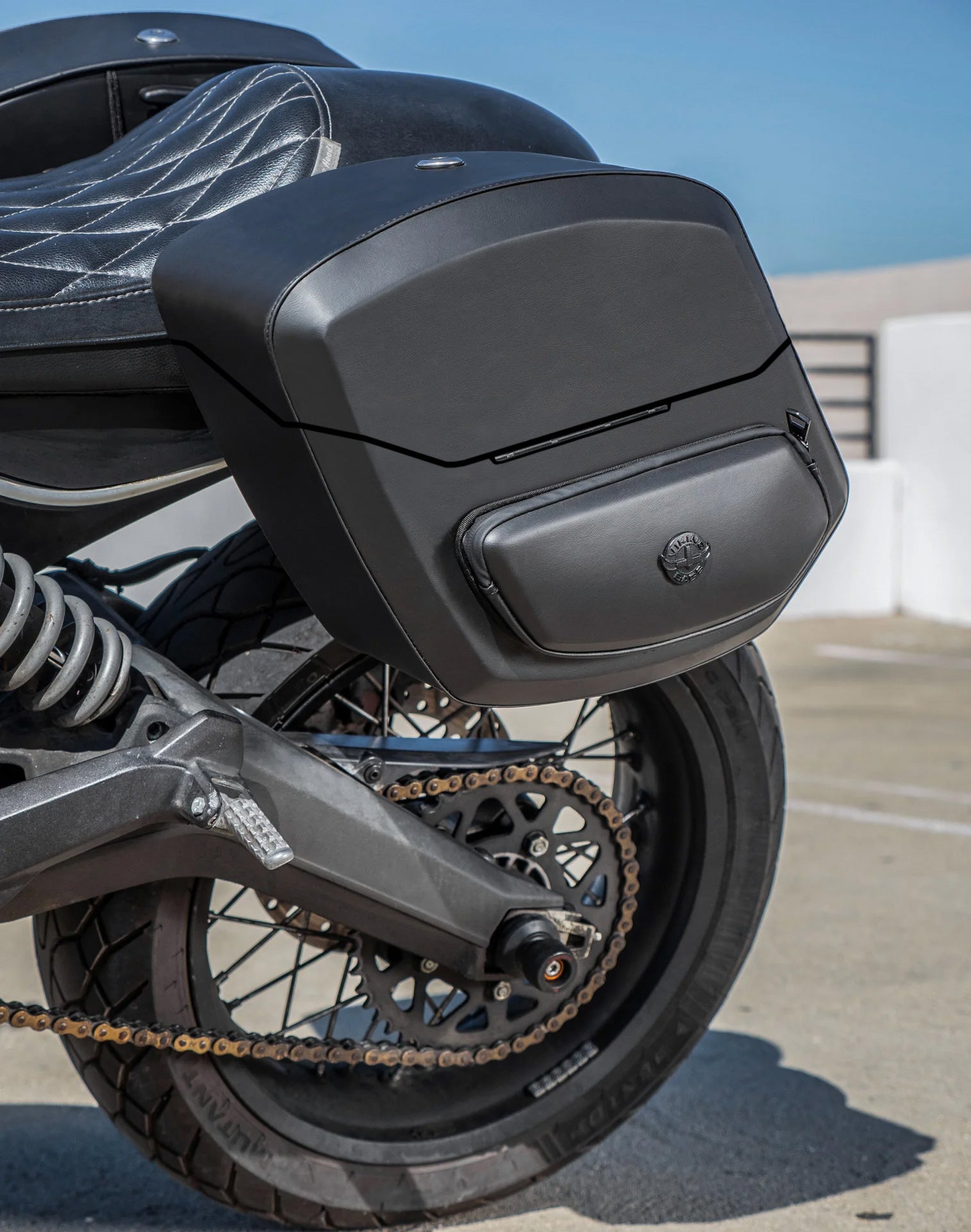 24L - Ironclad Quick-Mount Medium Ducati Scrambler (2014-17) Leather Wrapped Hard Alforjas