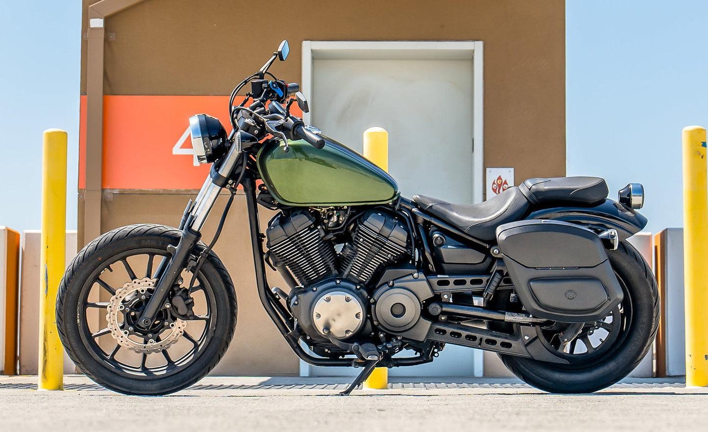 24L - Ironclad Quick-Mount Medium Yamaha Bolt Specific Leather Wrapped Hard Alforjas