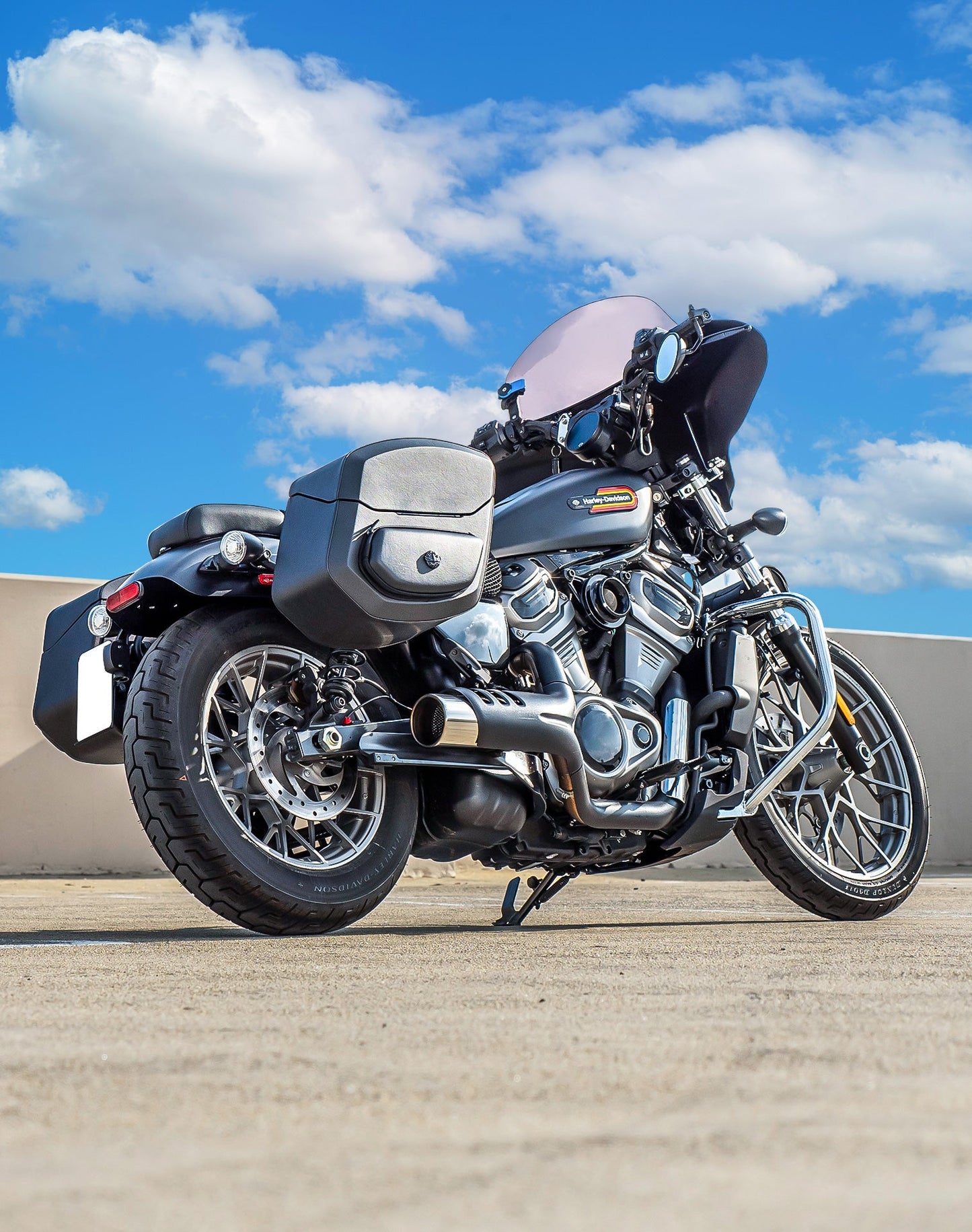 24L - Ironclad Quick-Mount Medium Harley Sportster Nightster RH975/S Leather Wrapped Hard Alforjas