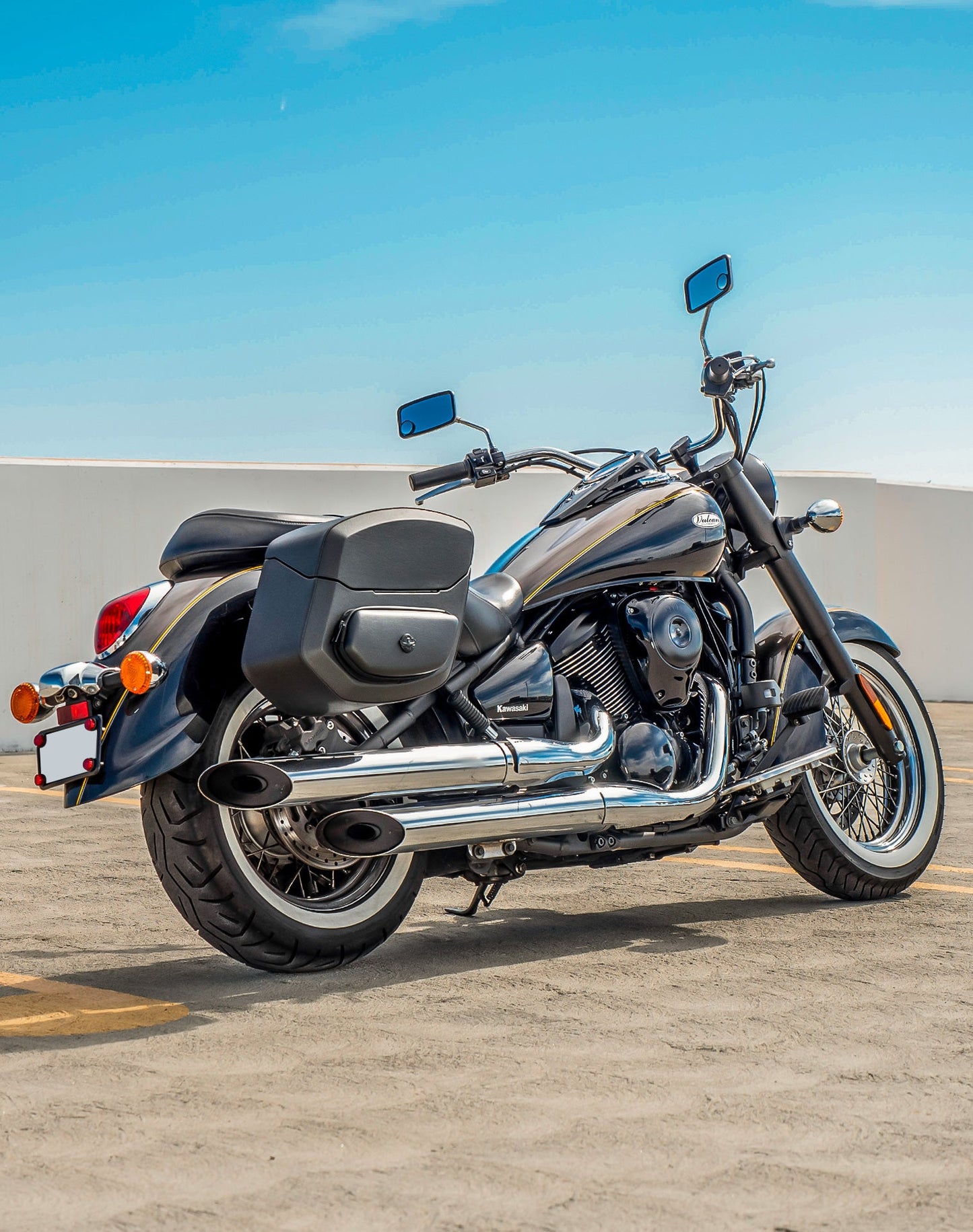 24L - Ironclad Quick-Mount Medium Kawasaki Vulcan 900 Classic VN900 Leather Wrapped Hard Alforjas