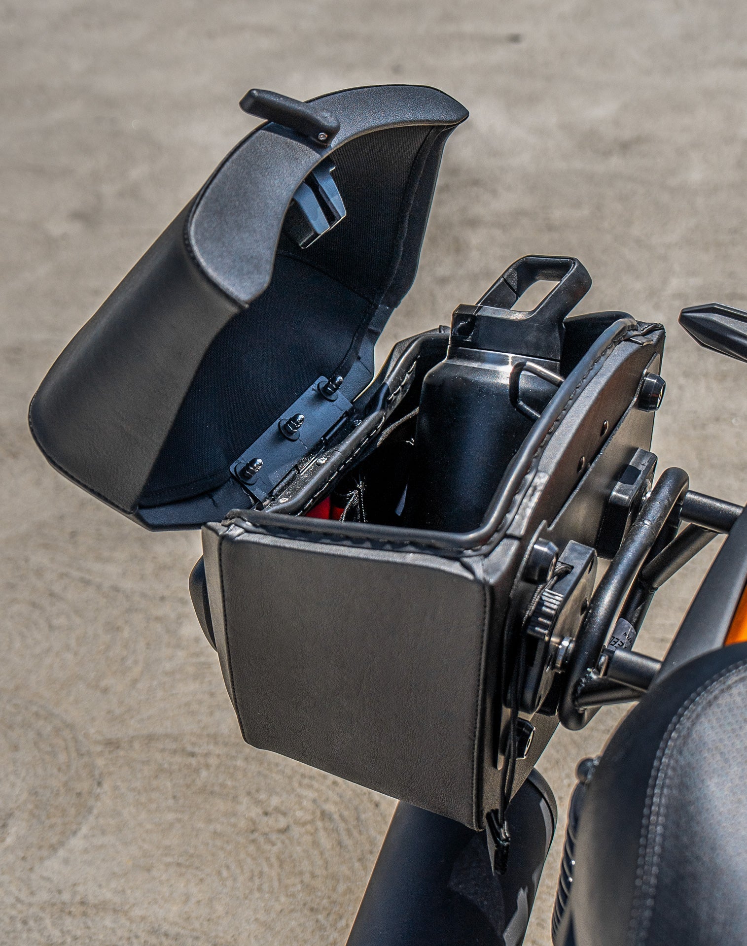 24L - Ironclad Quick-Mount Medium Kawasaki Eliminator 450 Leather Wrapped Hard Alforjas