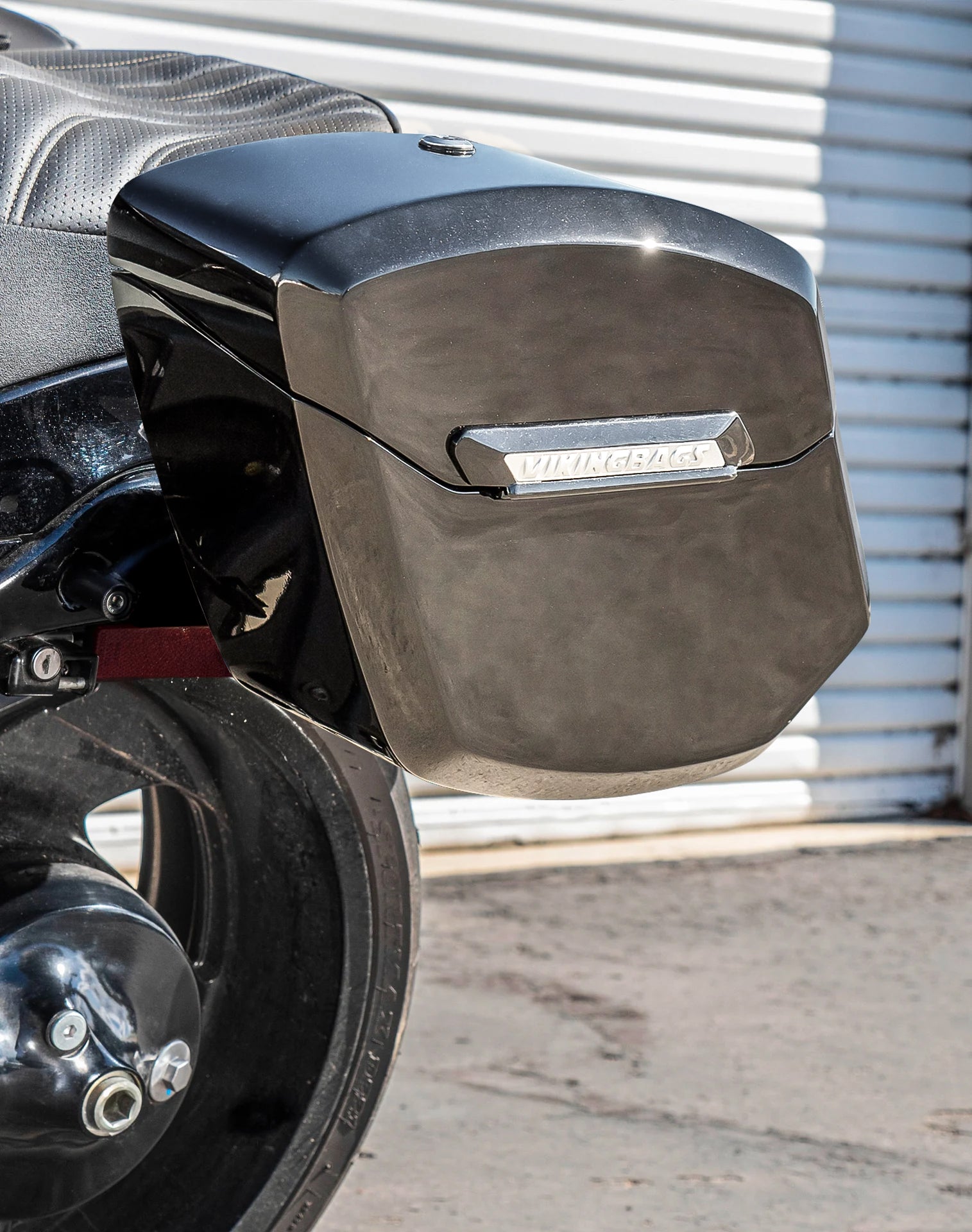 24L - Ironclad Quick-Mount Medium Suzuki Boulevard M109 VZR1800 Painted Hard Alforjas