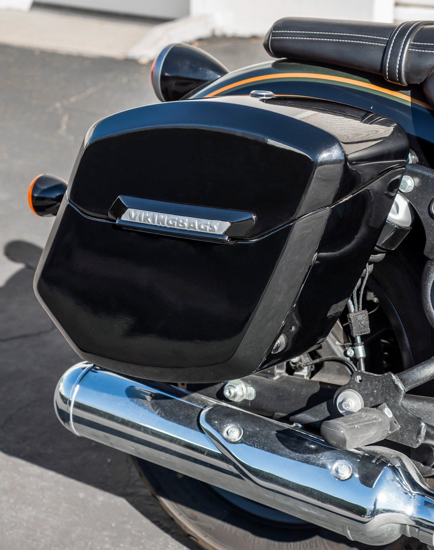 24L - Ironclad Quick-Mount Medium Royal Enfield Super Meteor 650 Painted Hard Alforjas