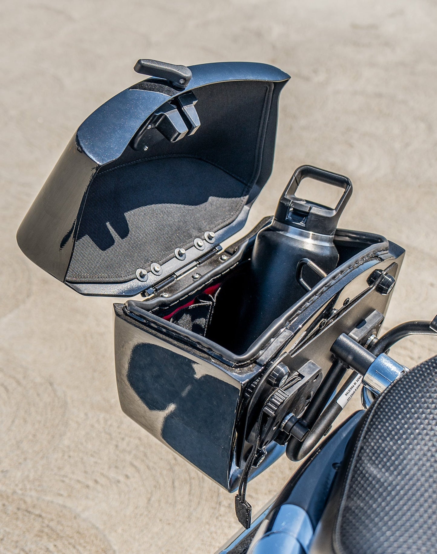 24L - Ironclad Quick-Mount Medium Harley Sportster Seventy Two 72 XL1200V Painted Hard Alforjas