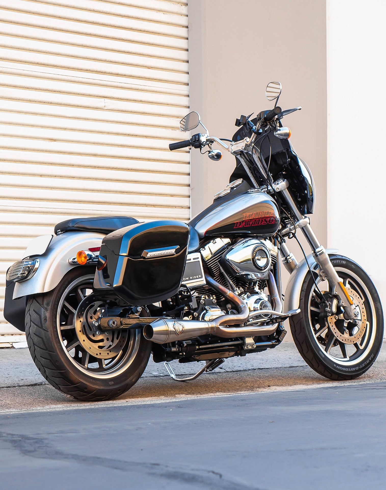 24L - Ironclad Quick-Mount Medium Harley Dyna Wide Glide FXDWG Painted Hard Alforjas
