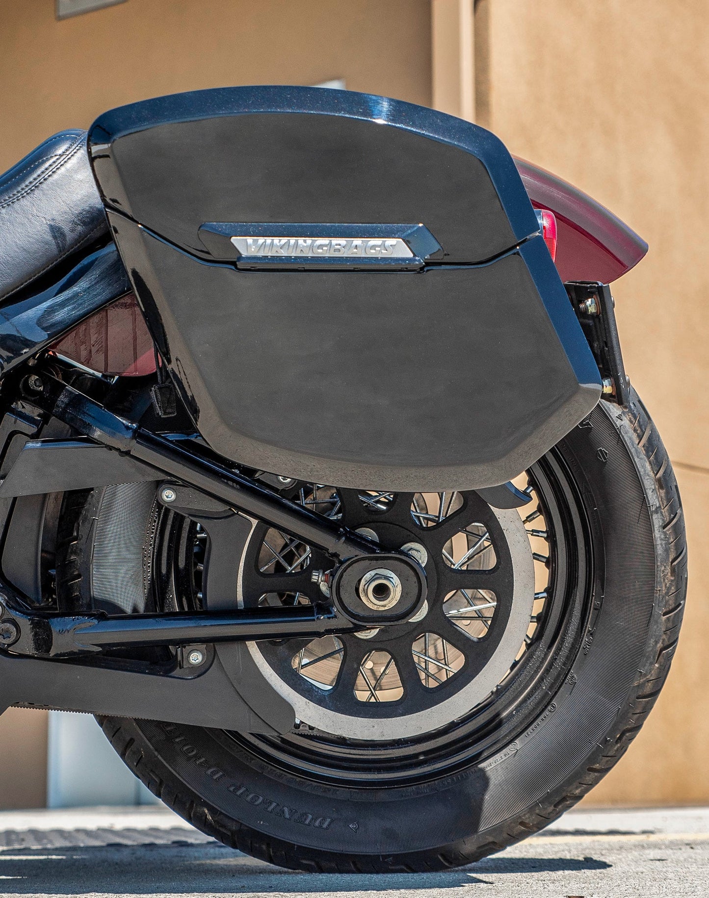 24L - Ironclad Quick-Mount Medium Harley Softail Standard FXST Painted Hard Alforjas