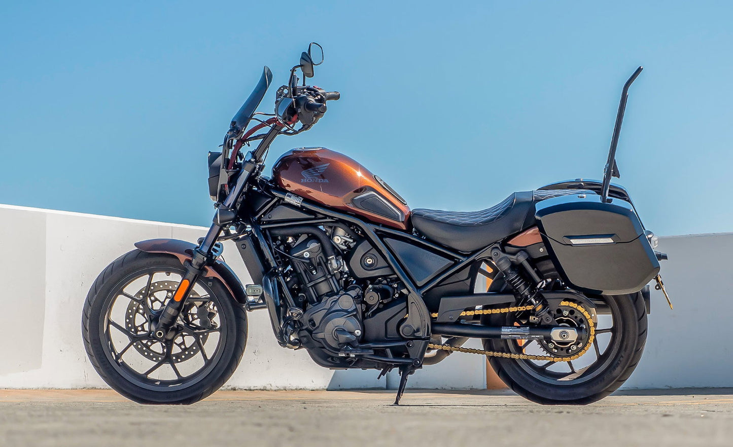 24L - Ironclad Quick-Mount Medium Honda Rebel 1100 Painted Hard Alforjas