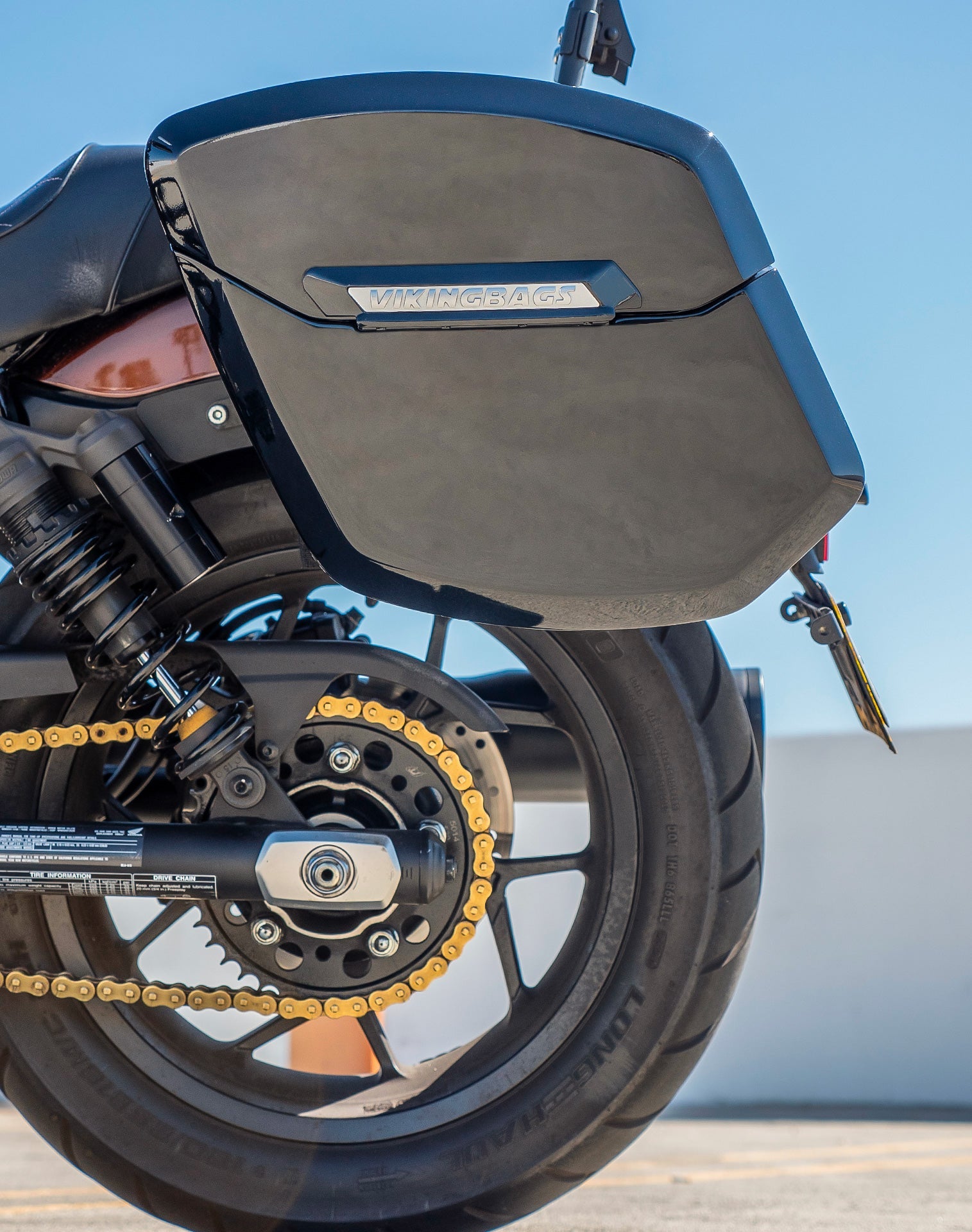24L - Ironclad Quick-Mount Medium Honda Rebel 1100 Painted Hard Alforjas