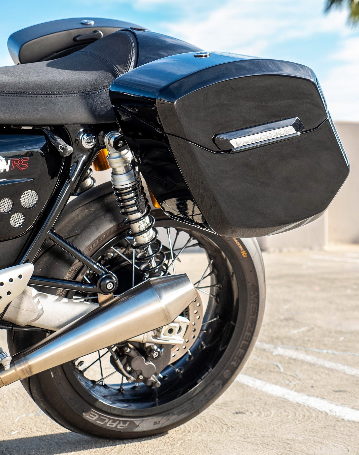 24L - Ironclad Quick-Mount Medium Triumph Thruxton RS Painted Hard Alforjas