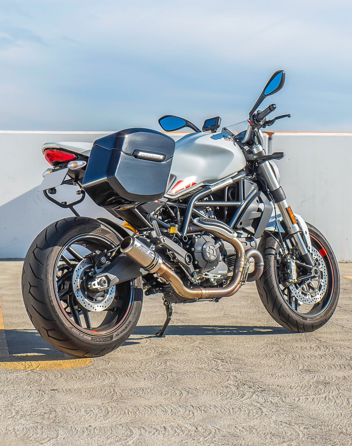 24L - Ironclad Quick-Mount Medium Ducati Monster 797 Painted Hard Alforjas