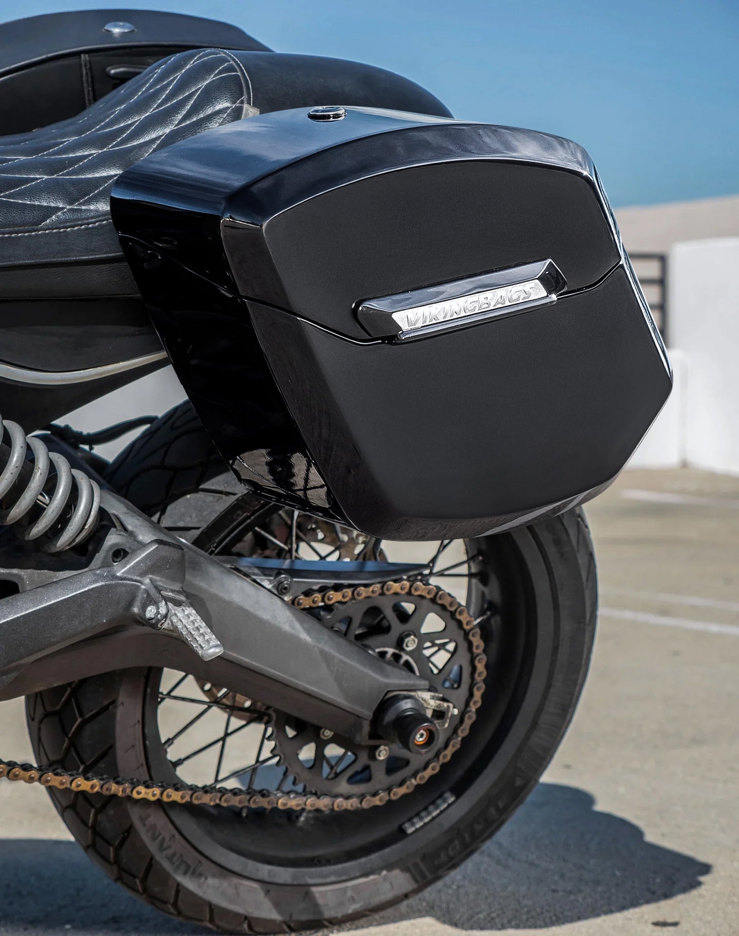 24L - Ironclad Quick-Mount Medium Ducati Scrambler (2014-17) Painted Hard Alforjas