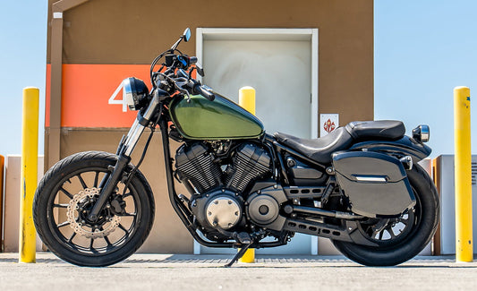 24L - Ironclad Quick-Mount Medium Yamaha Bolt Specific Painted Hard Alforjas
