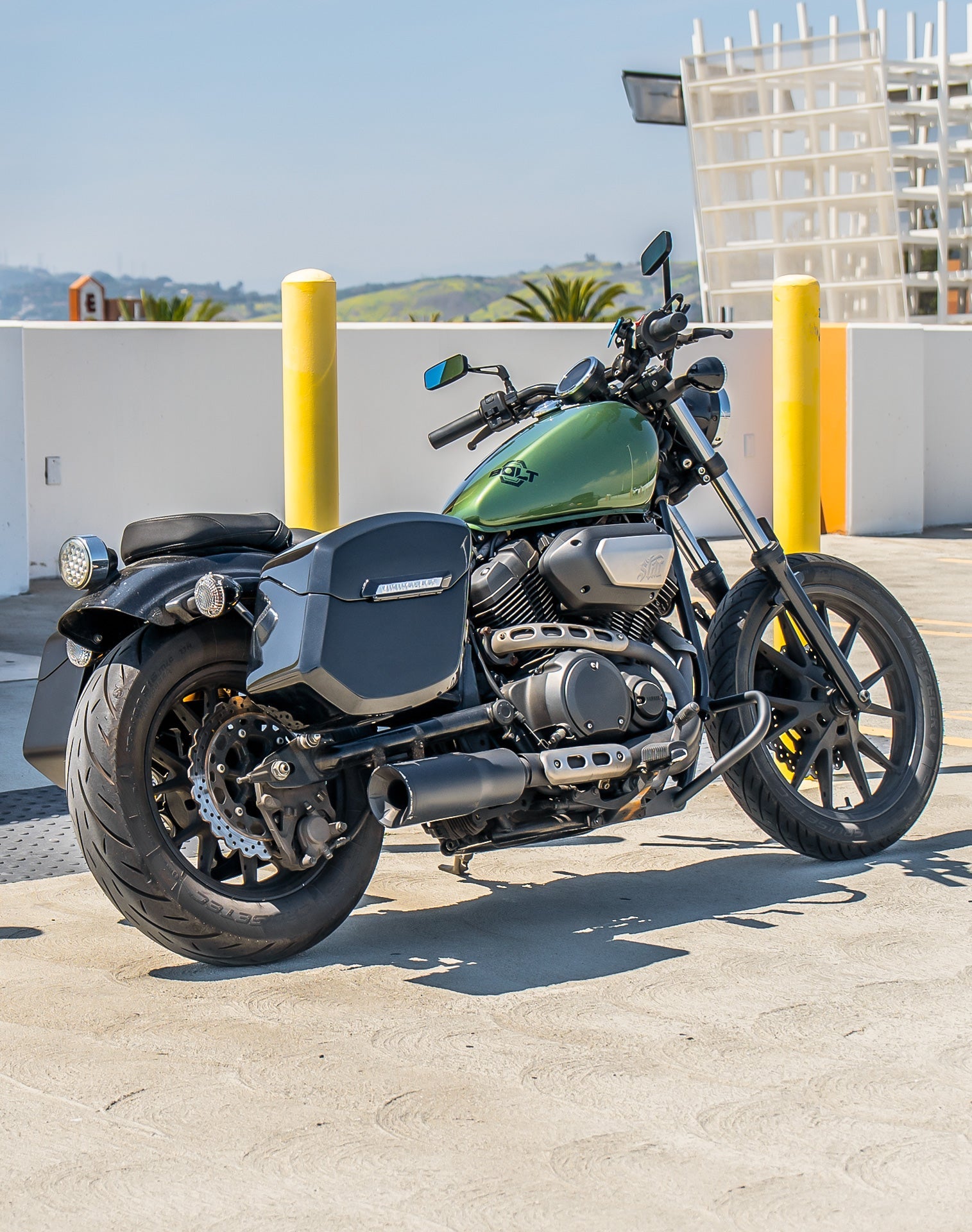 24L - Ironclad Quick-Mount Medium Yamaha Bolt Specific Painted Hard Alforjas