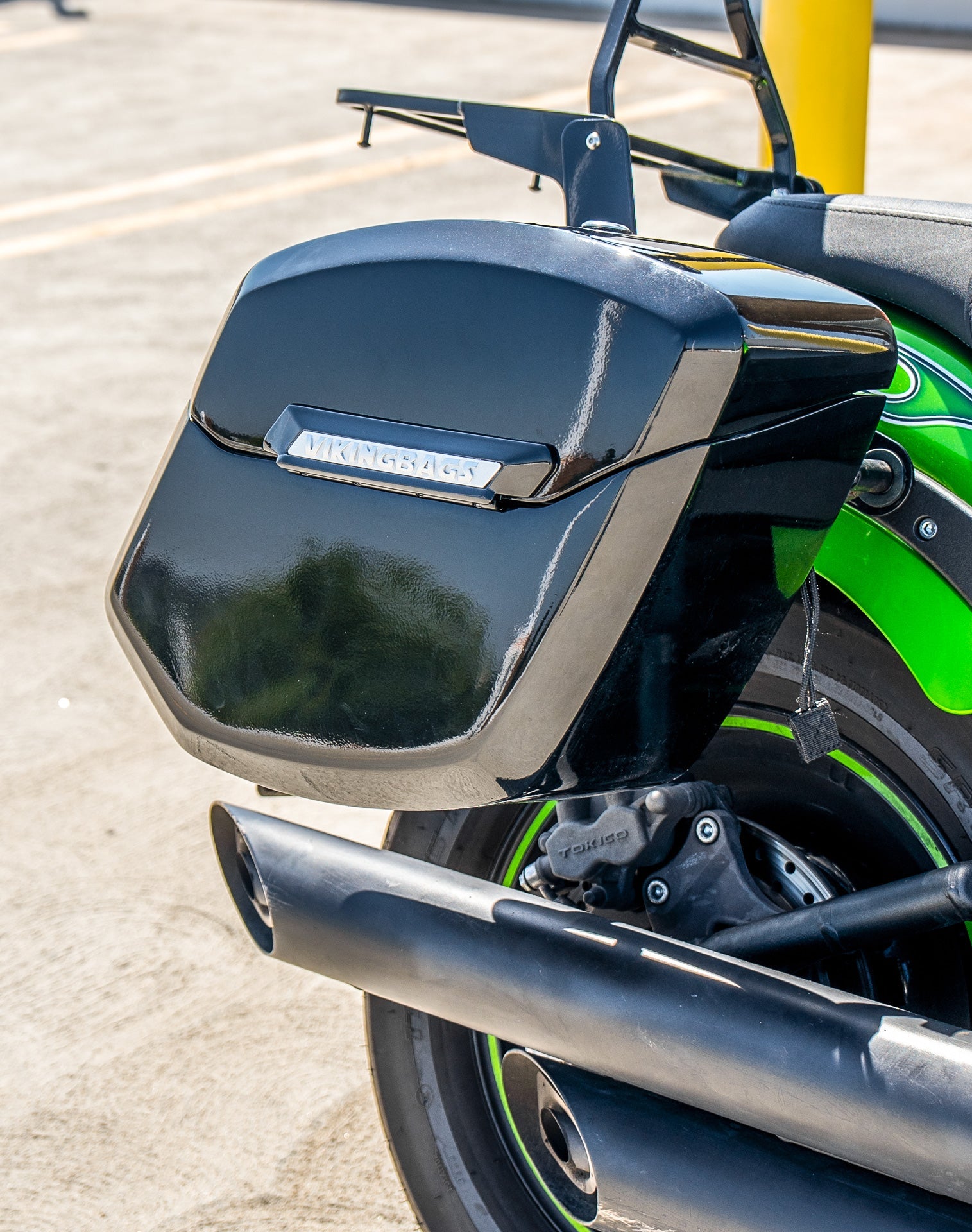 24L - Ironclad Quick-Mount Medium Kawasaki Vulcan 900 Custom Painted Hard Alforjas